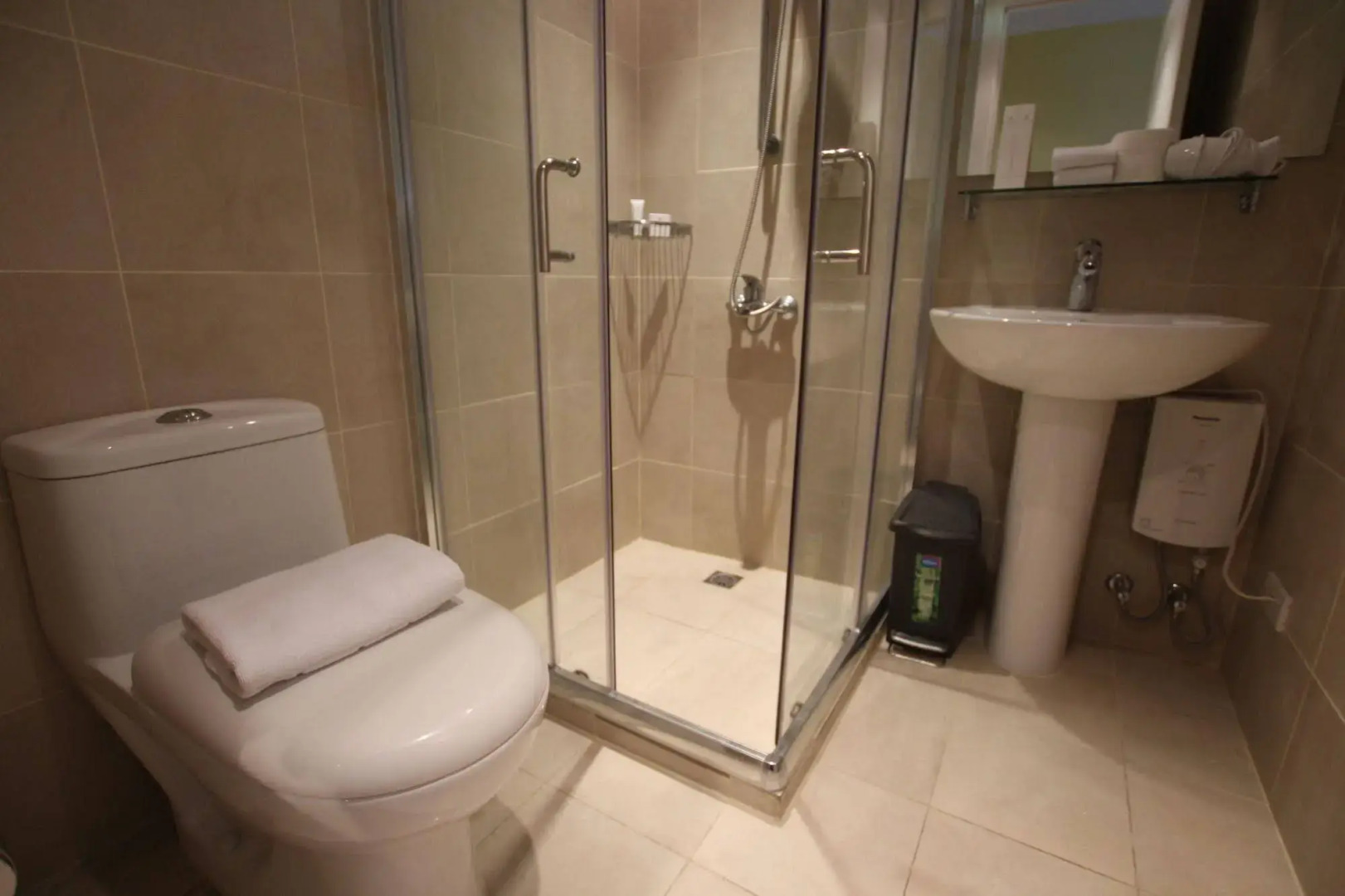 SIGLO SUITES @ The Knightsbridge Residences