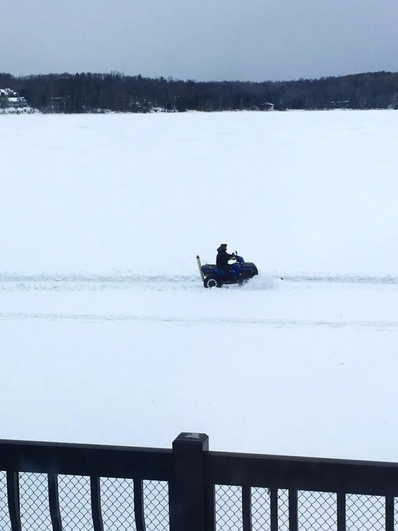 Chalet With 2 Bedrooms in Knowlton, With Wonderful Lake View, Enclosed