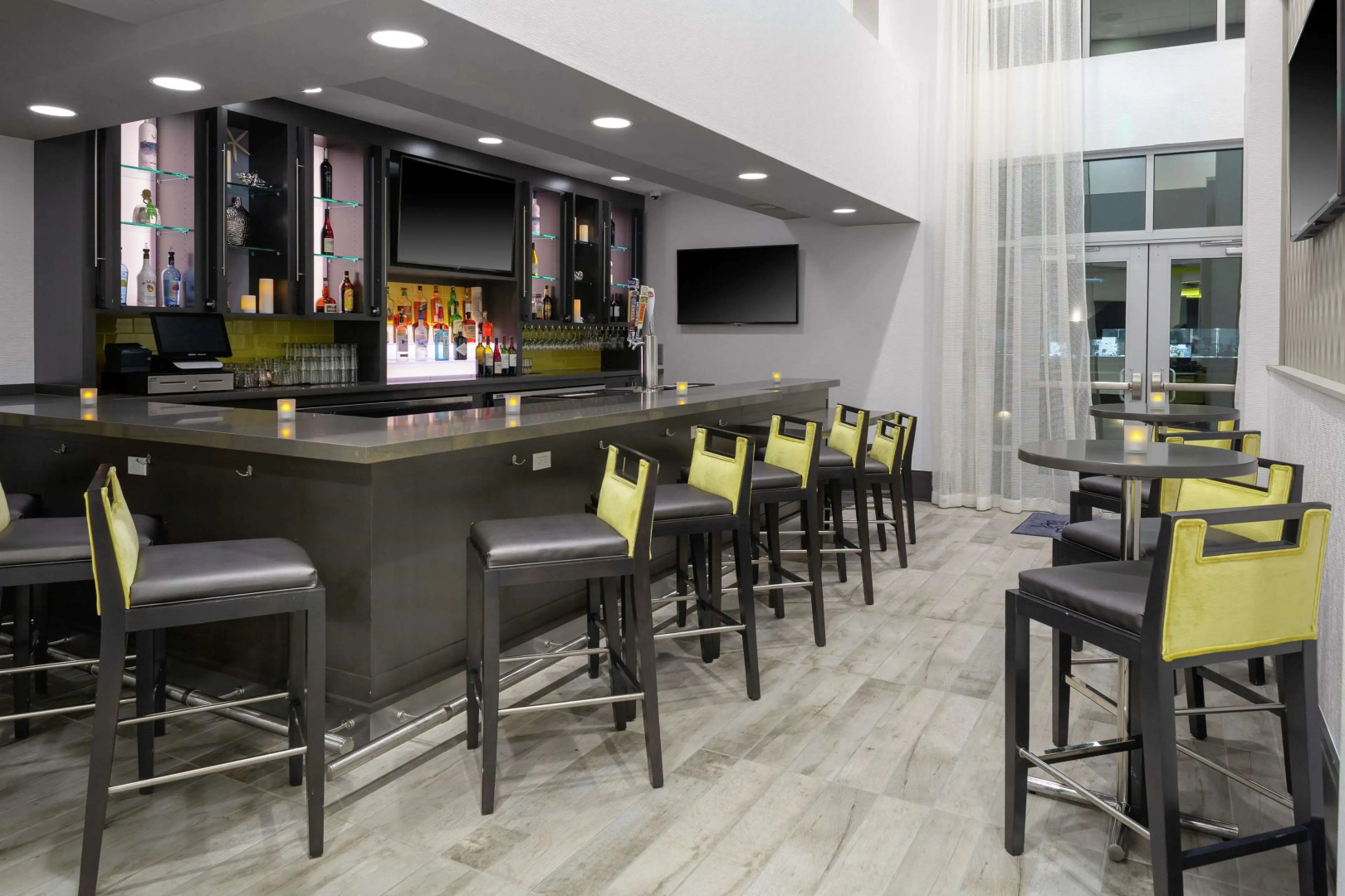 Hampton Inn & Suites Irvine-Orange County Airport