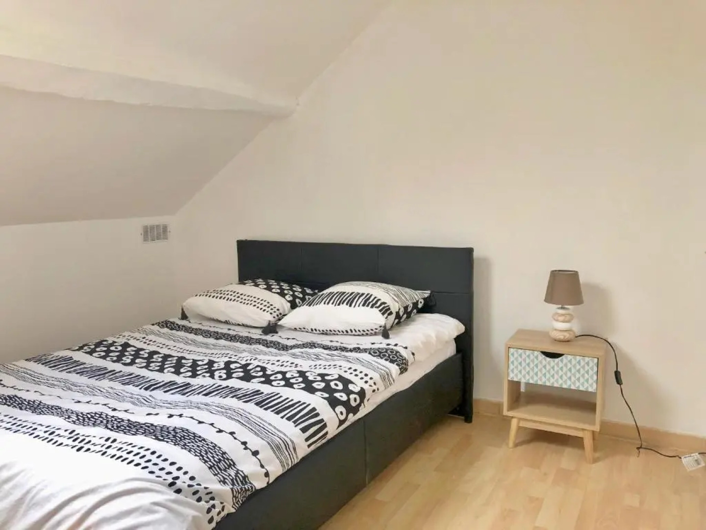 Duplex 2 chambres 4 personnes - Bourg de Saclay