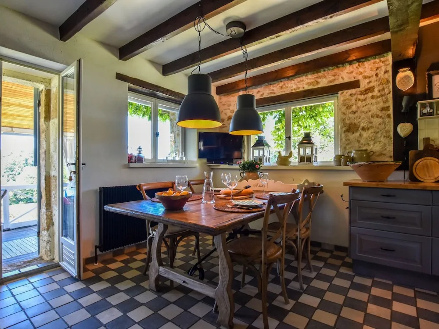 Renovated house with private swimming pool, close to Villefranche-du-Périgord.