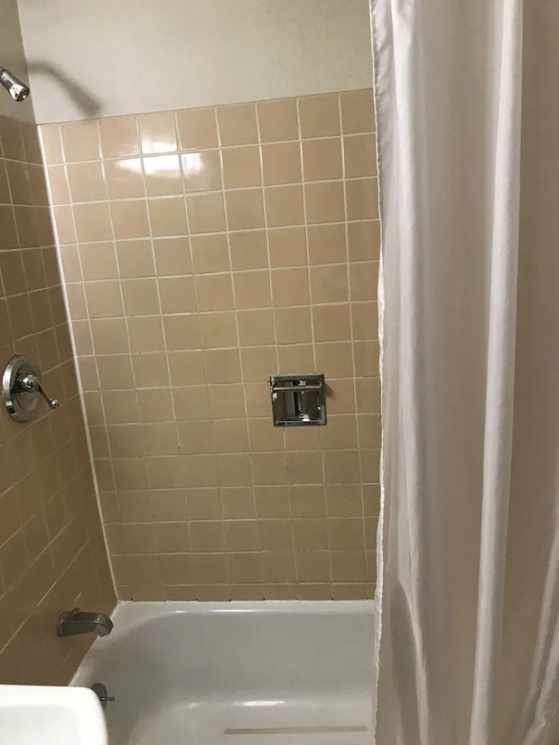 Colonial Inn Dyersville