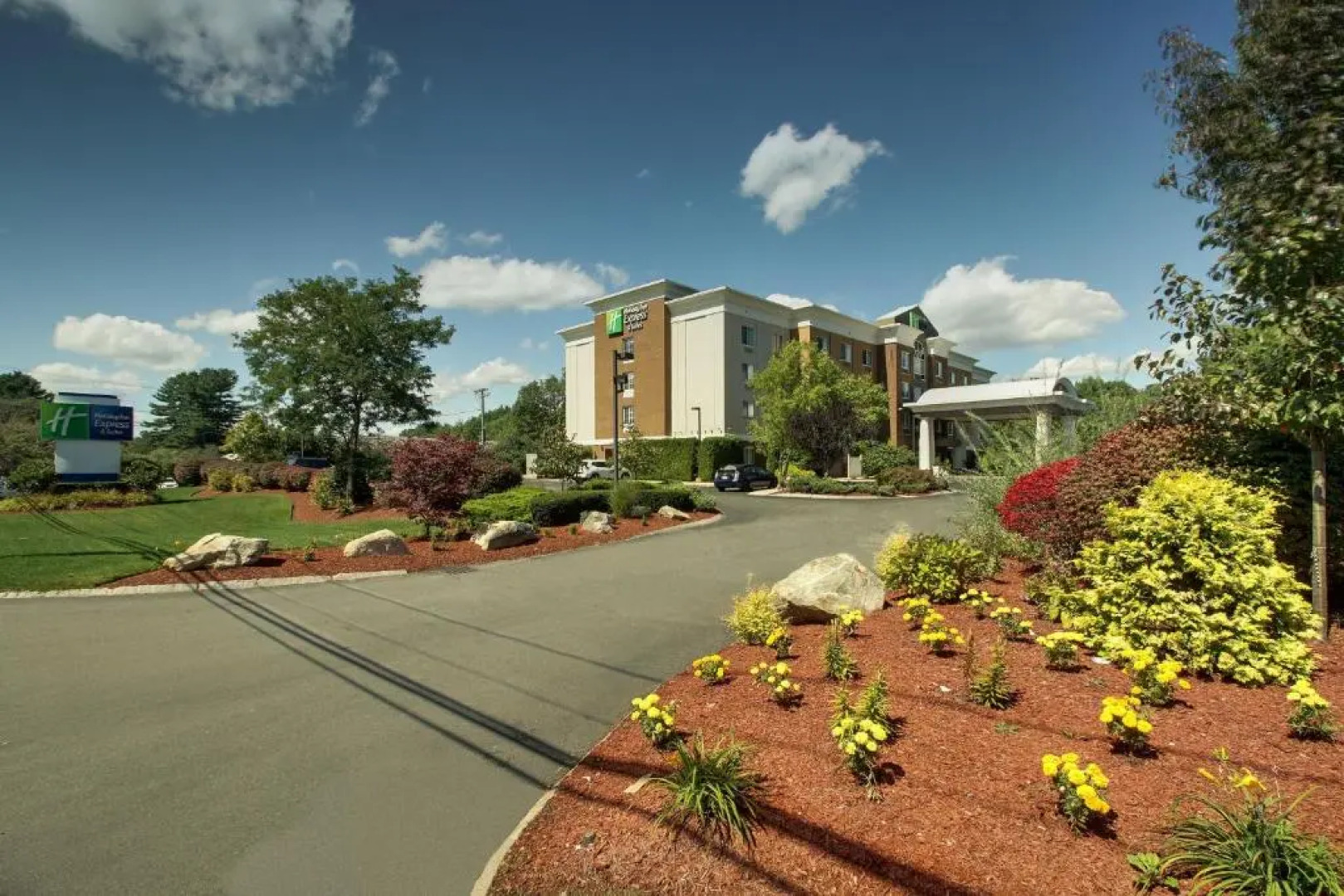 Holiday Inn Express Hotel & Suites Middleboro Raynham by IHG