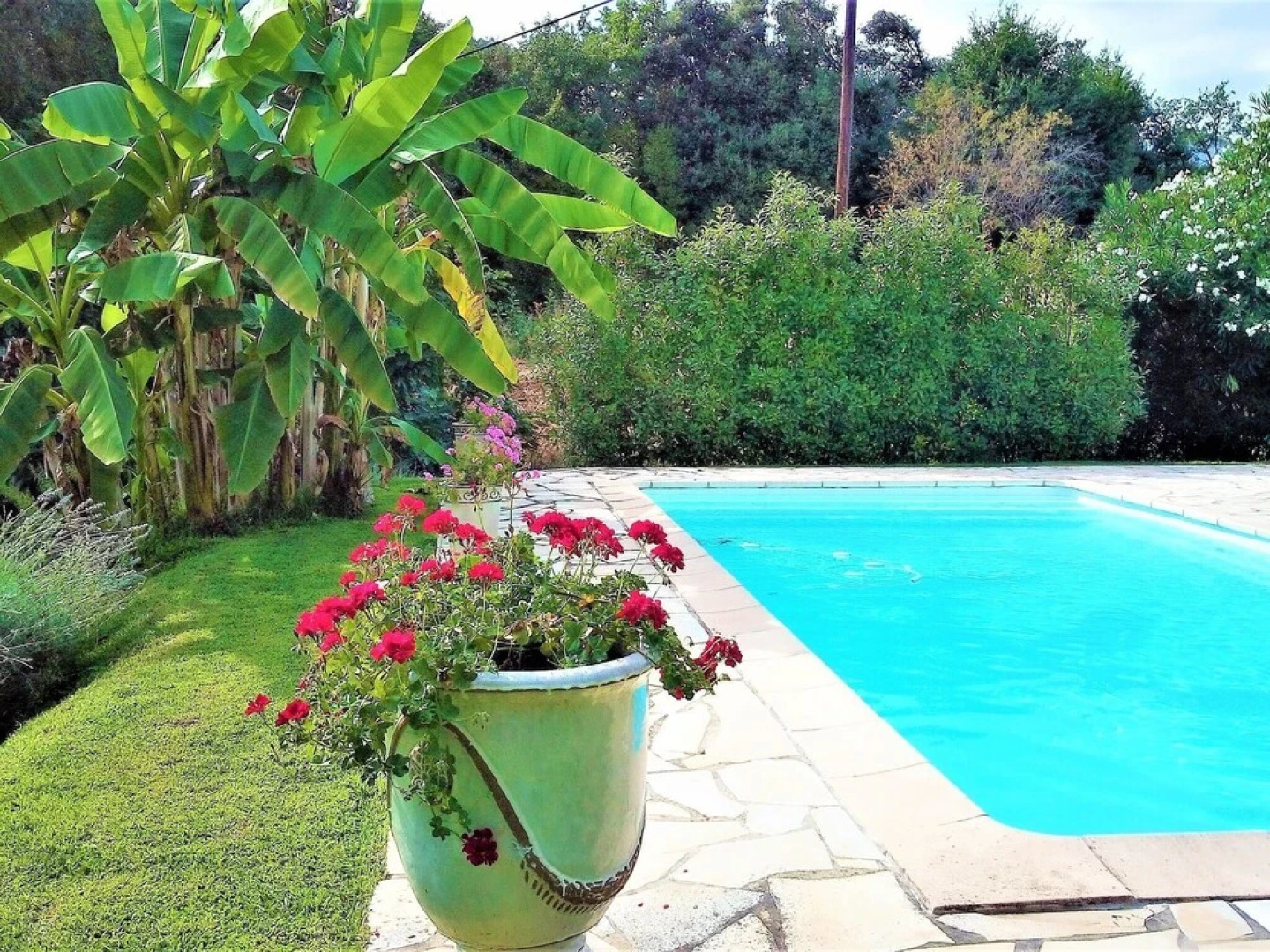 Peaceful Villa in Saint Paul de Vence With Swimming Pool