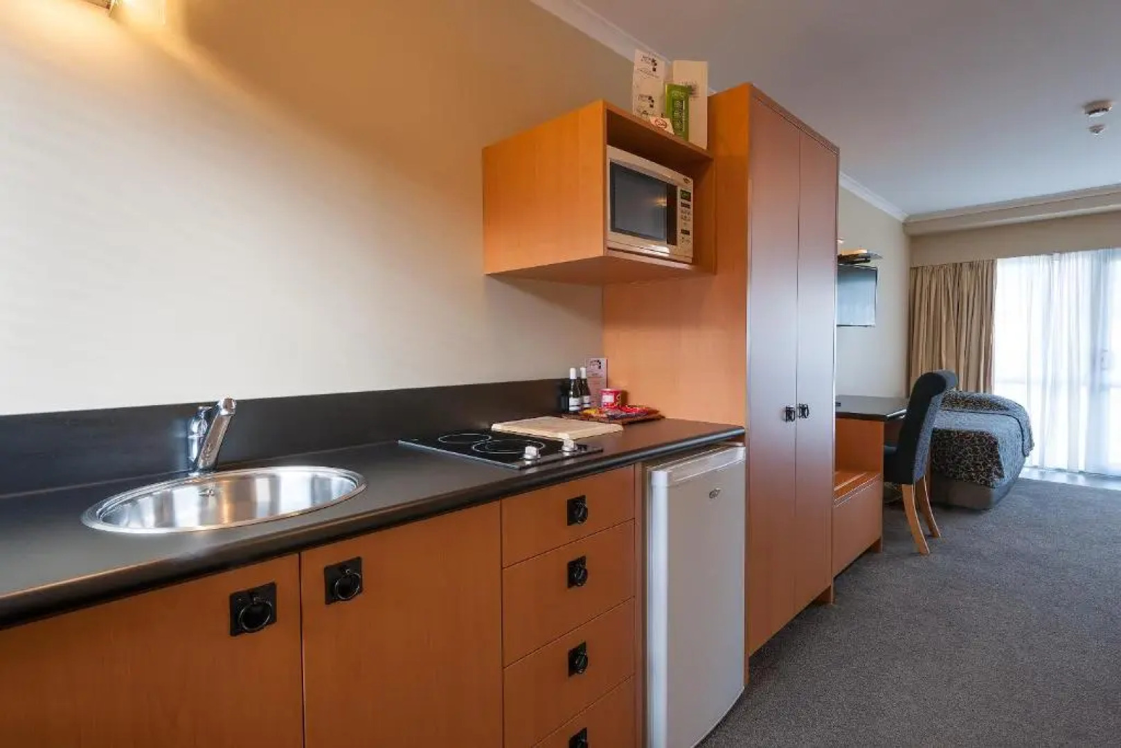 Picton Beachcomber Inn