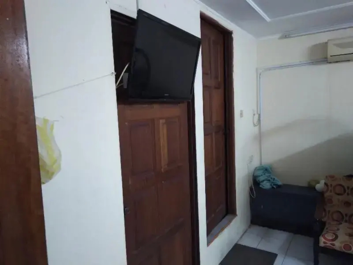 OYO 90376 Centre Point Hotel