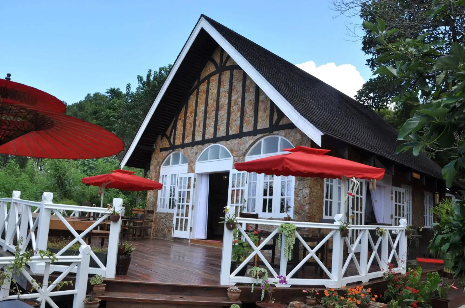 Royal Kalaw Hills Resort