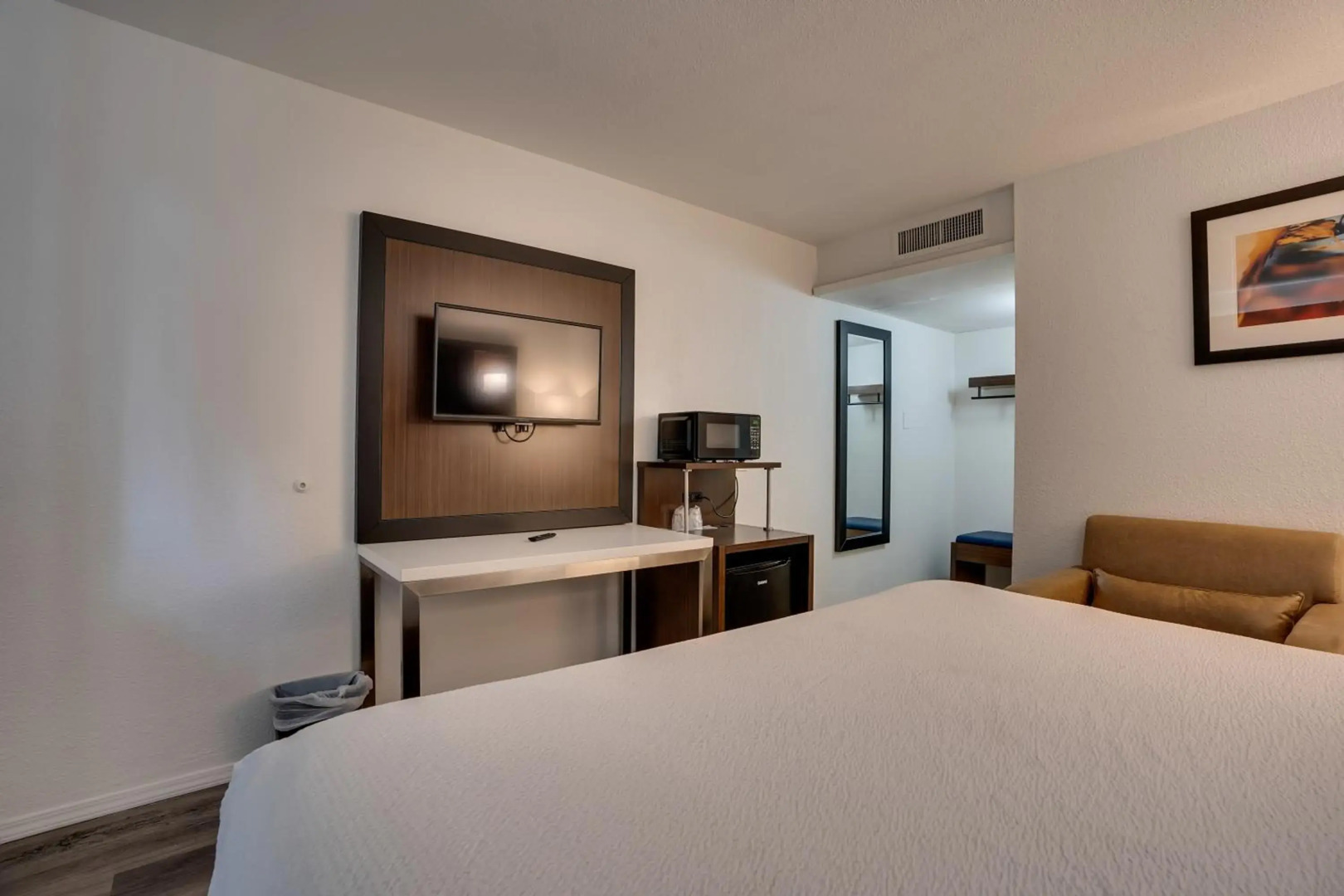 Econo Lodge Stockton near I-5 Fairgrounds