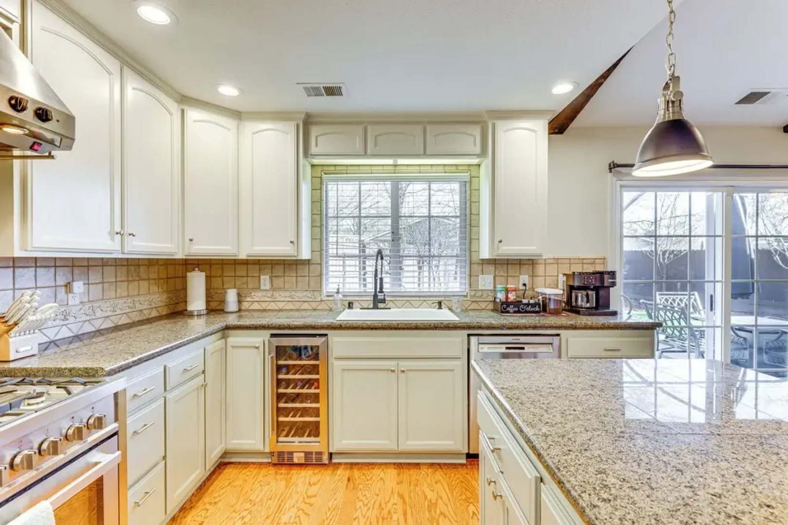 Walk Downtown: Remodeled Home in Murphys w/ Yard!