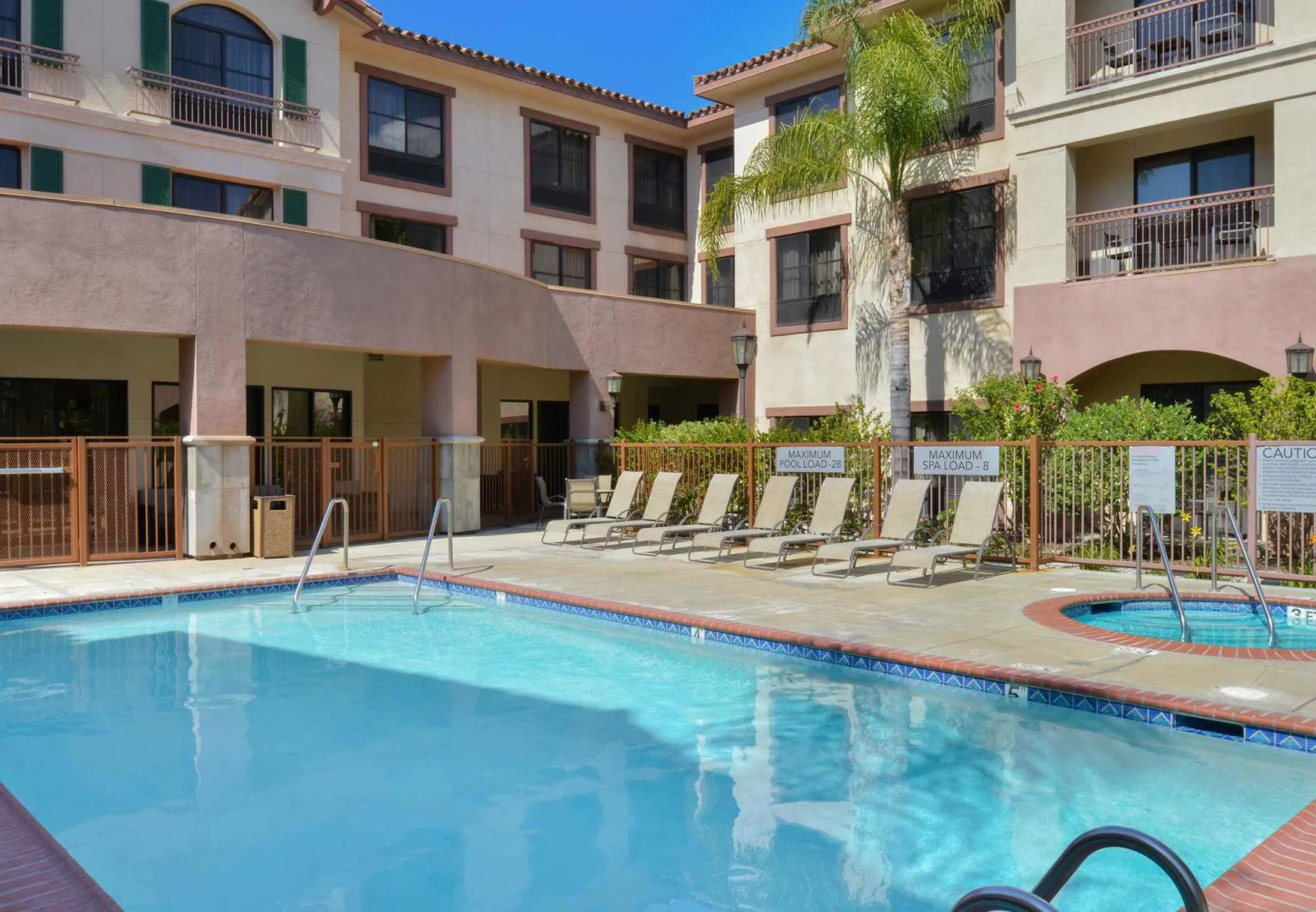 Courtyard Thousand Oaks Ventura County