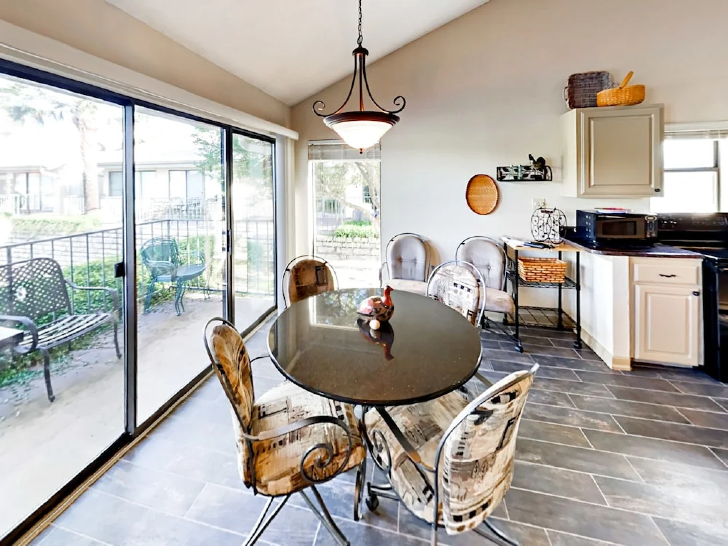 104 Horseshoe Bay Townhouse #18 2 Bedrooms 2 Bathrooms Townhouse