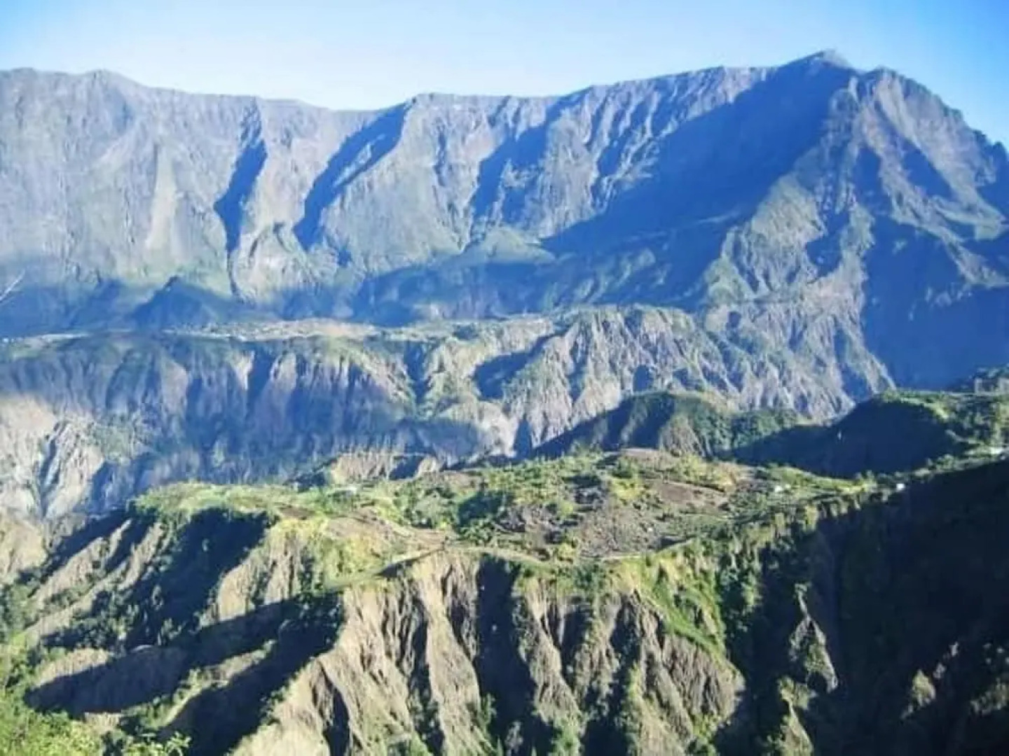 House With 3 Bedrooms in Cilaos, With Wonderful Mountain View, Furnished Garden and Wifi - 40 km From the Beach