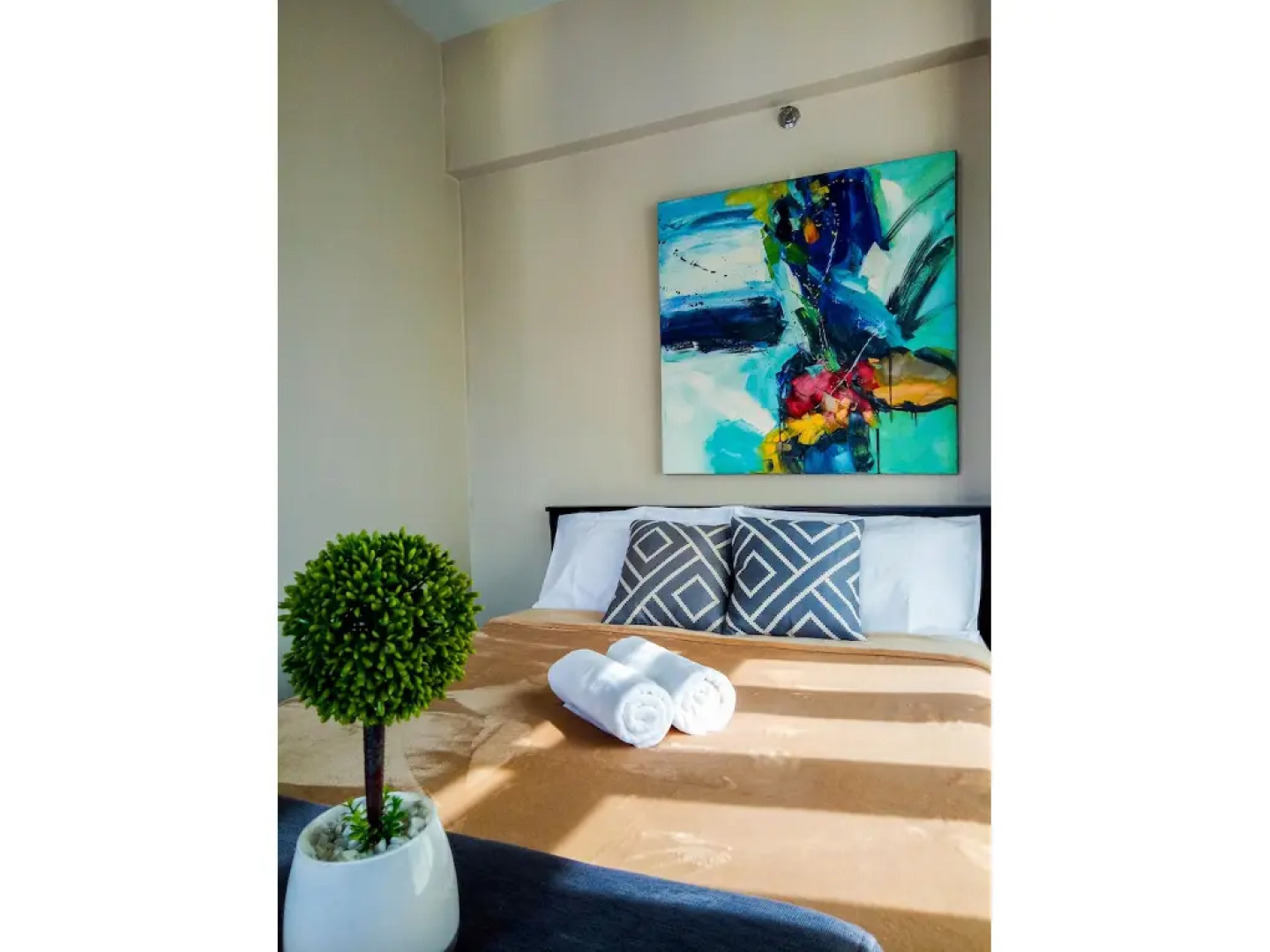 Airport T3 Newport Condotel