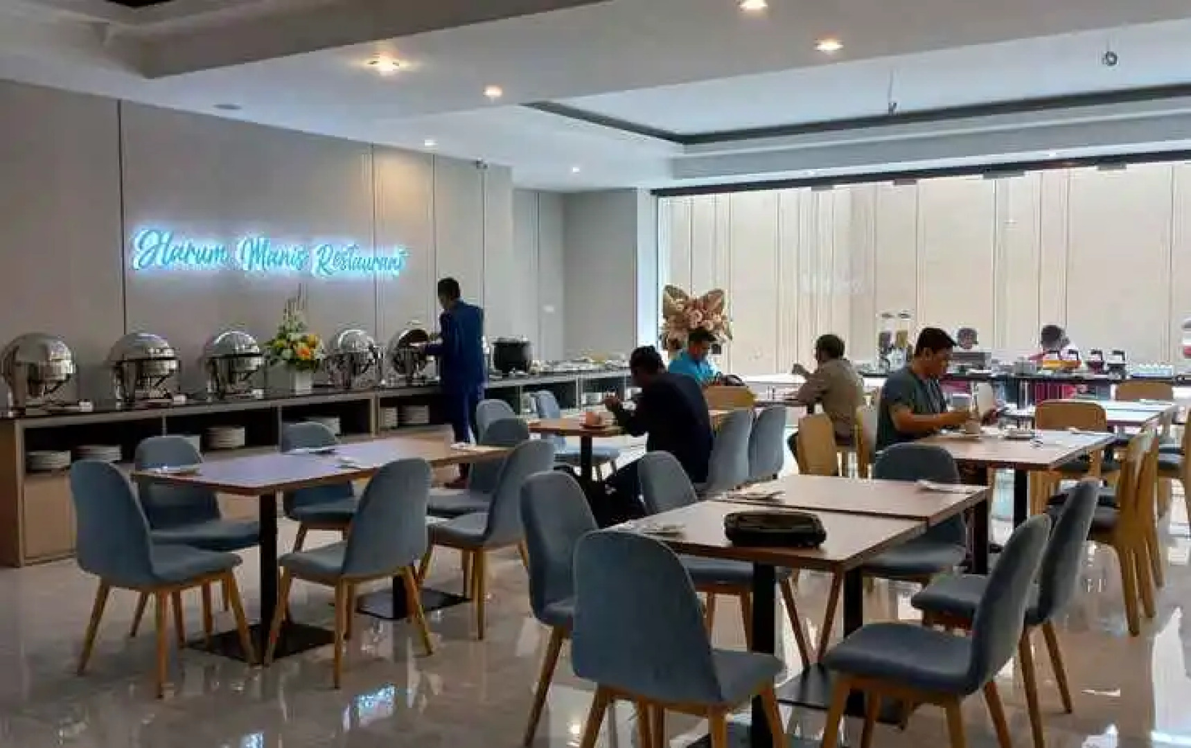 Front One King Hotel