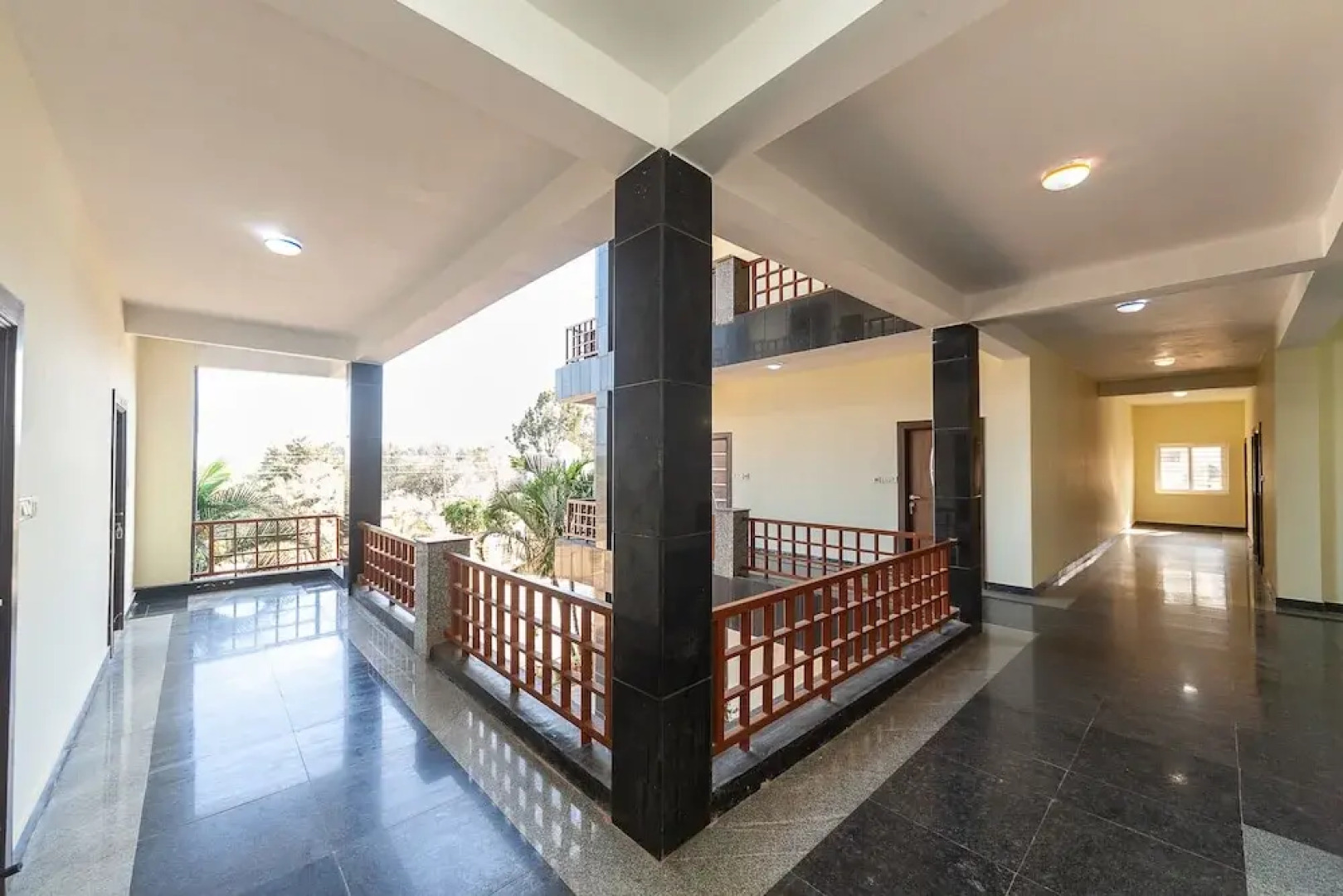 OYO 27033 Hill Breeze