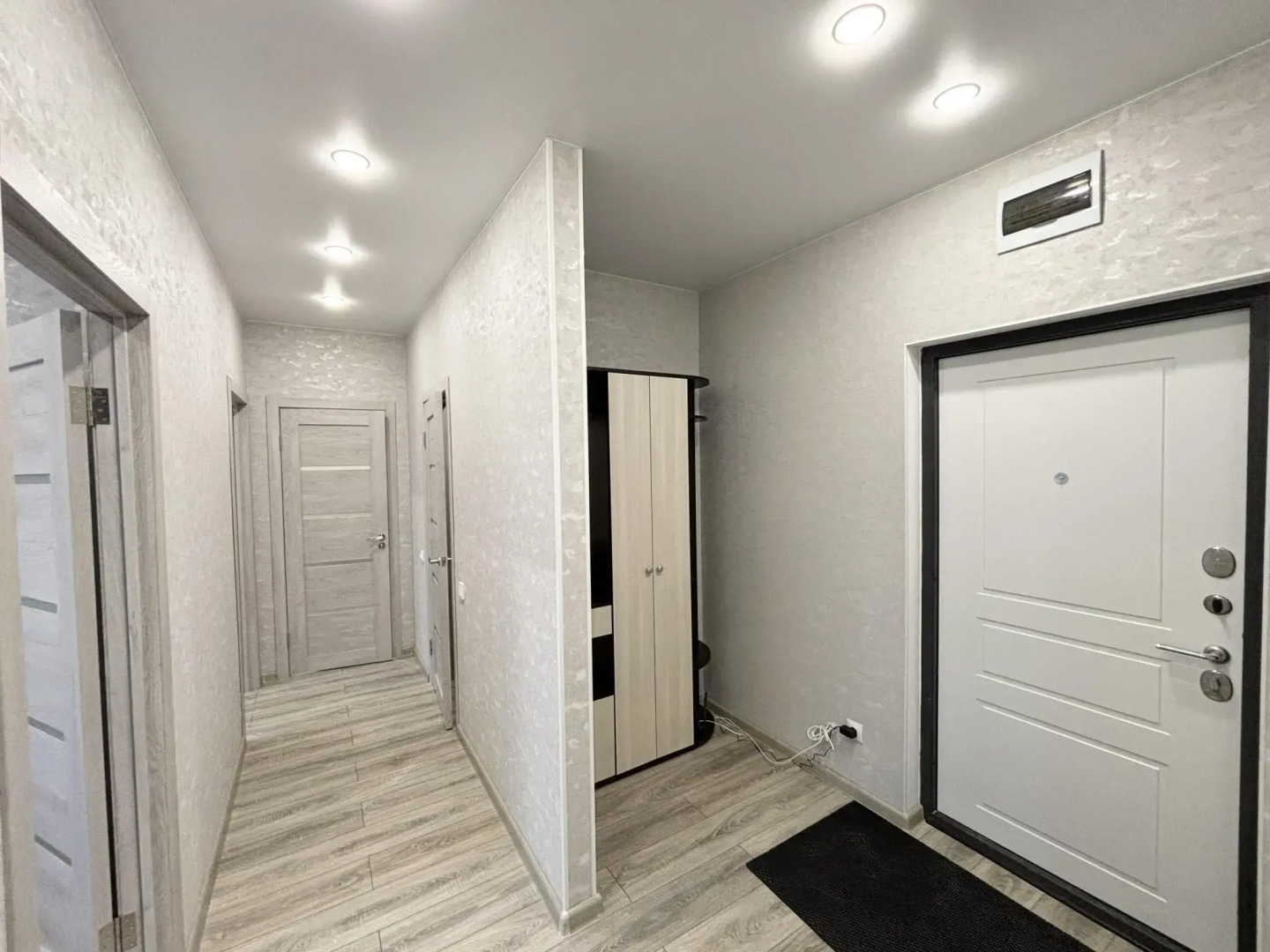 Moon72 (Мун72) на улице Сергея Джанбровского 17