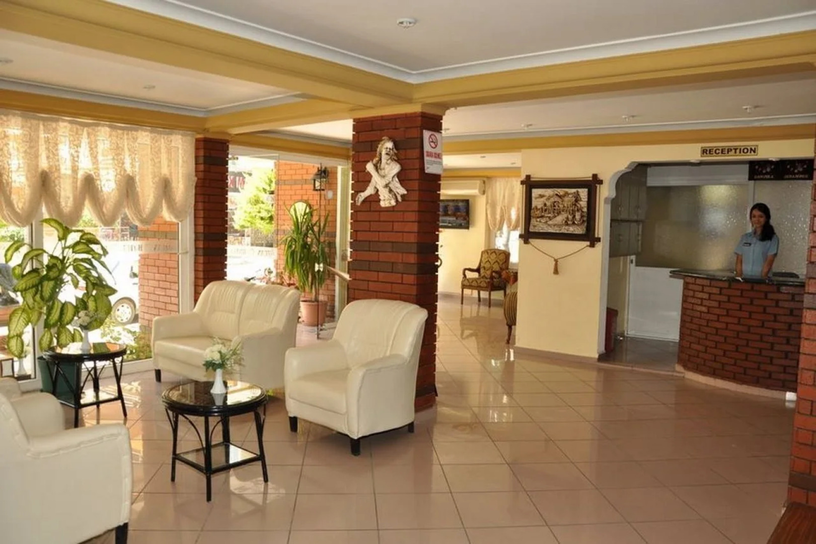 Miss Cleopatra Hotel