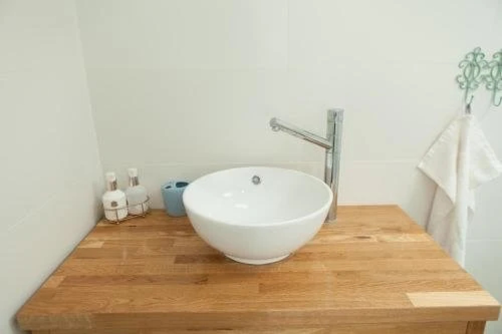 Meet In The Yard With Aliza Ron - Guest Suites