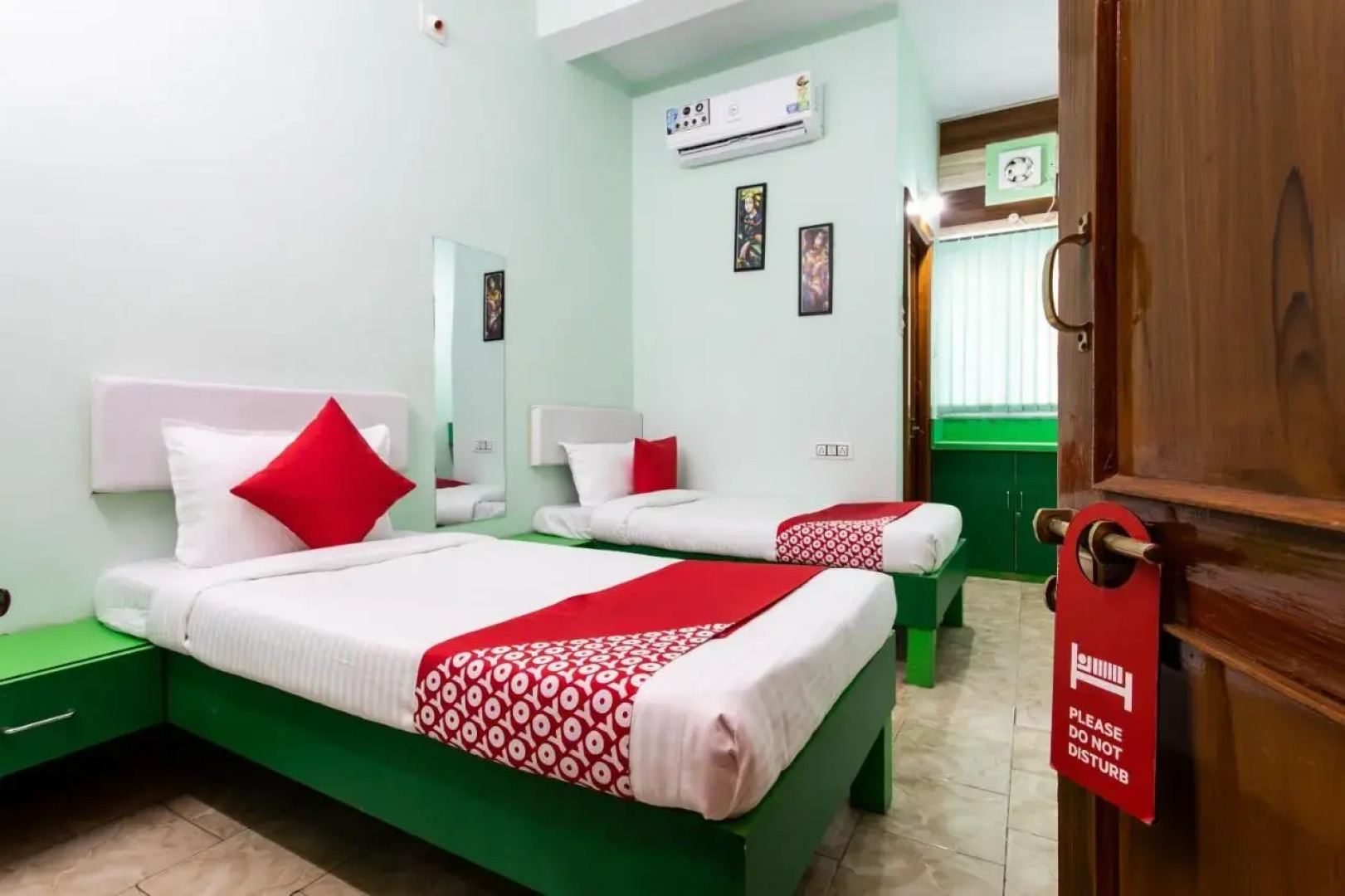 OYO 24109 Hotel Santushti