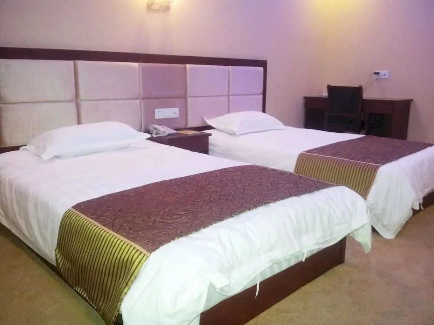 Hexiangcun Business Hotel