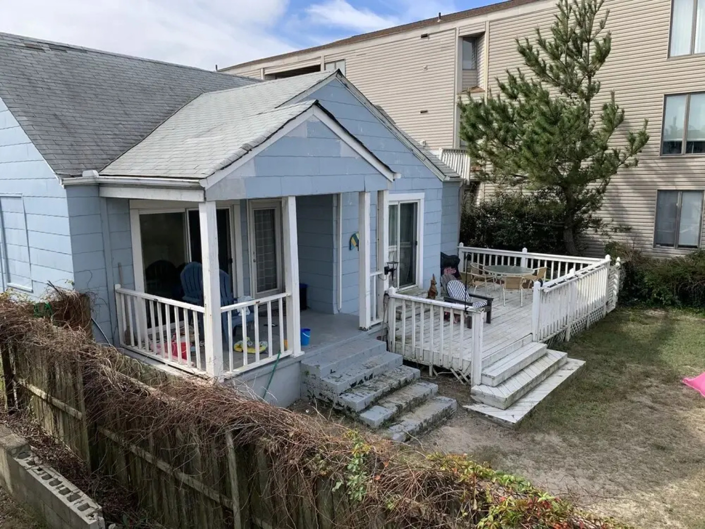 Sandy Dunes At The Beach - Beachfront, Wi-fi, Pets 3 Bedroom Home by RedAwning