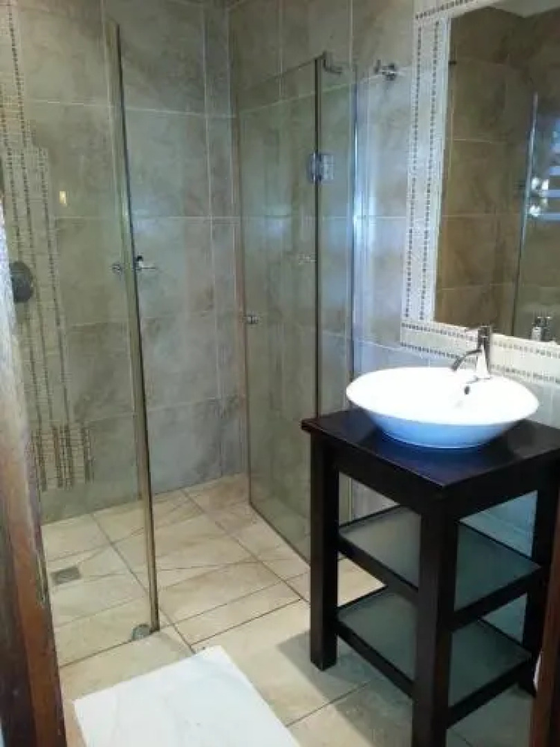 Hotel Planet Hollybum