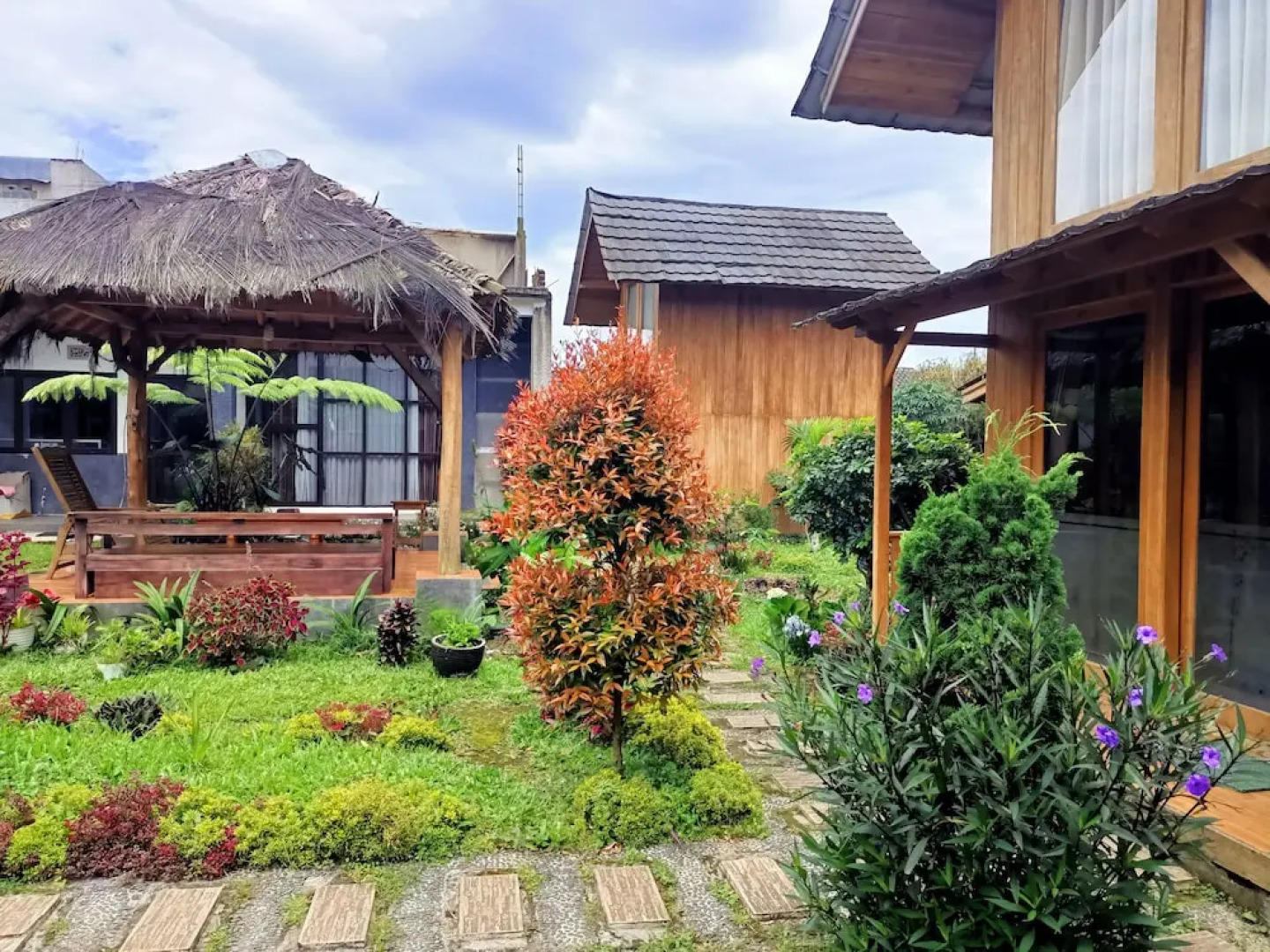 ADK Papandayan Homestay & Tour