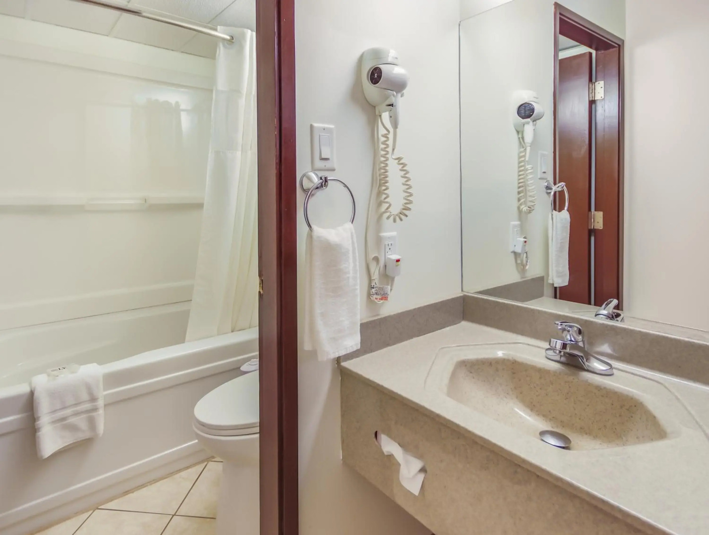 Motel 6 Lethbridge, AB