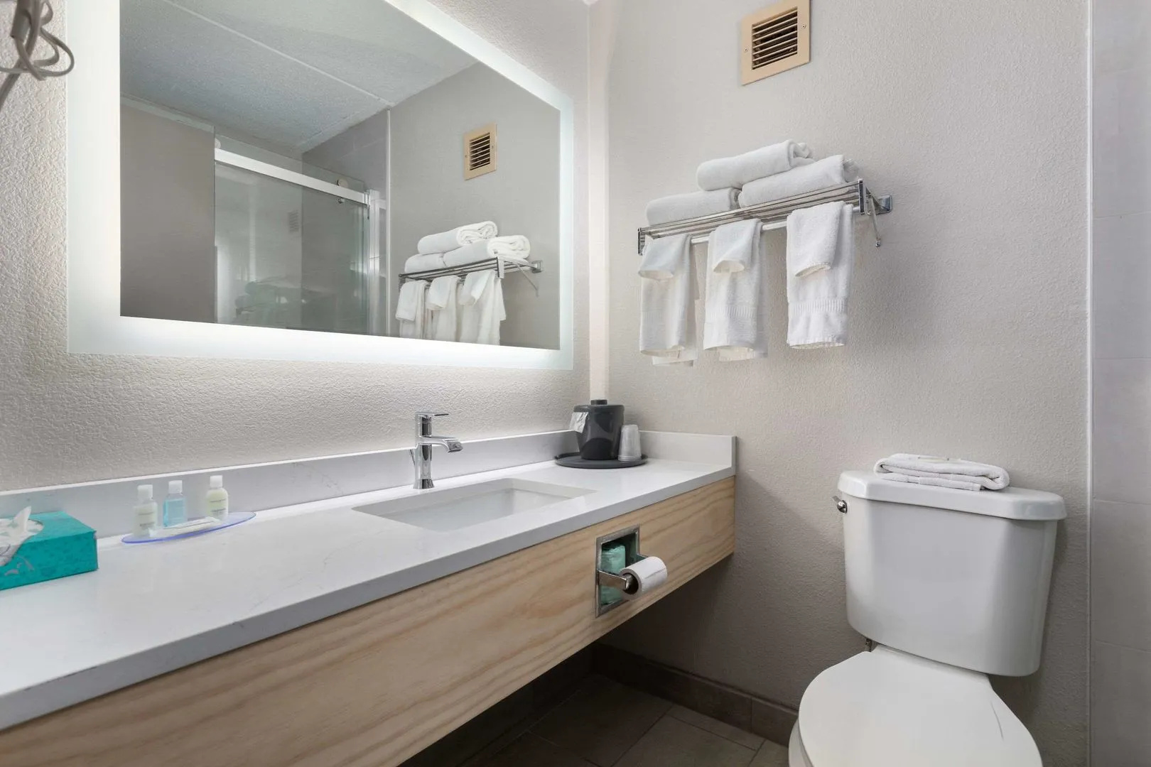 Clarion Hotel & Convention Center Joliet