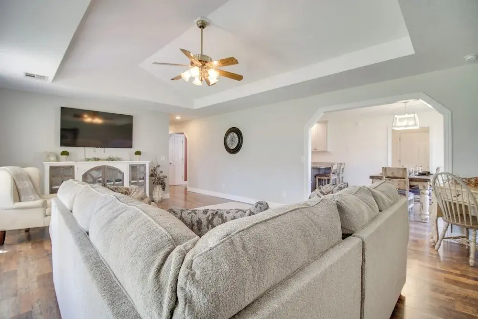 2 Mi to Grand Lake: Grove Home w/ Fenced-in Yard