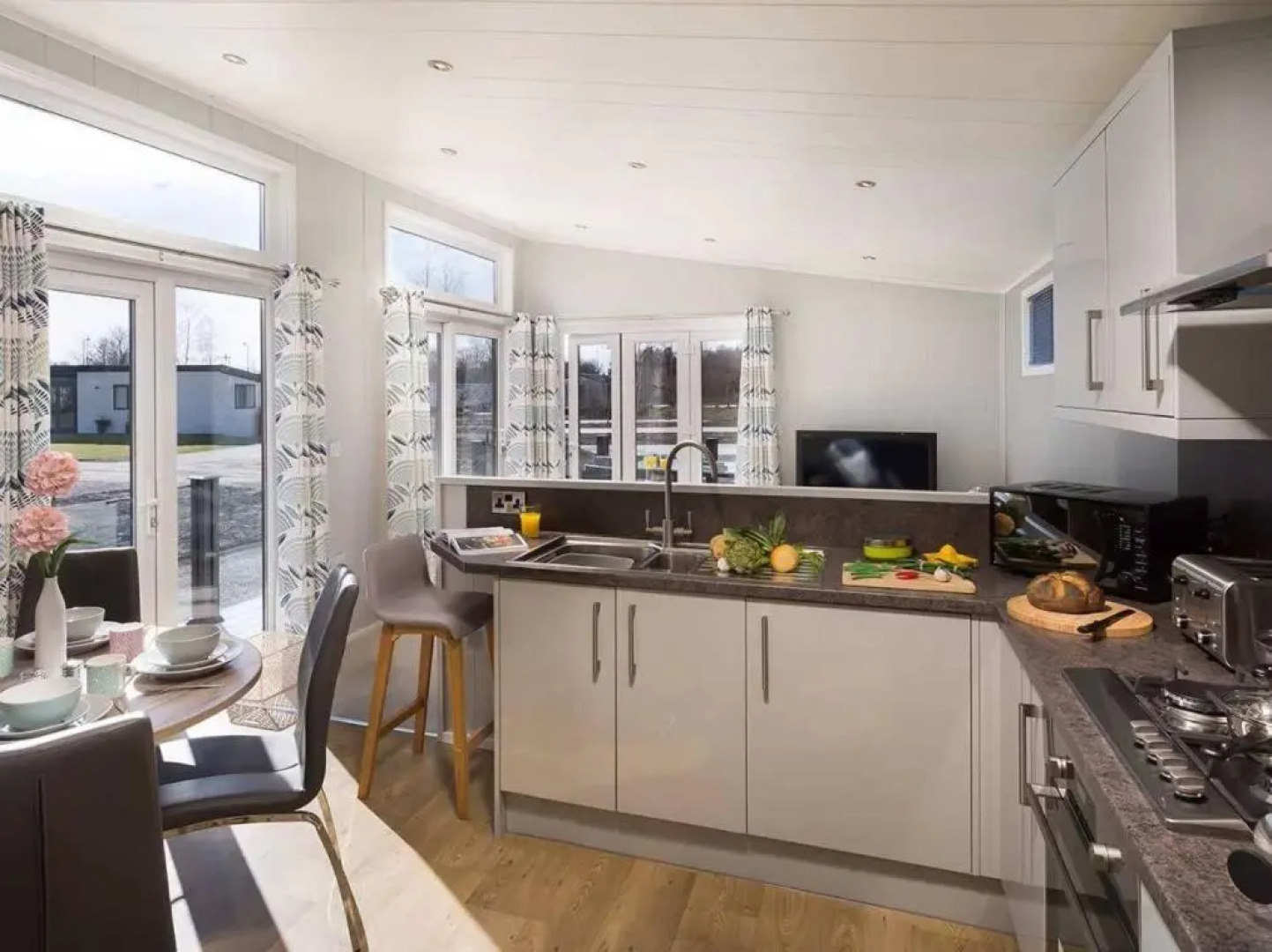 Silverdale Lodge Hot Tub & Wifi