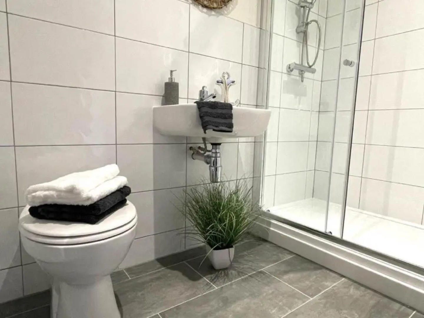 Luxury 4 Bedroom Apartment