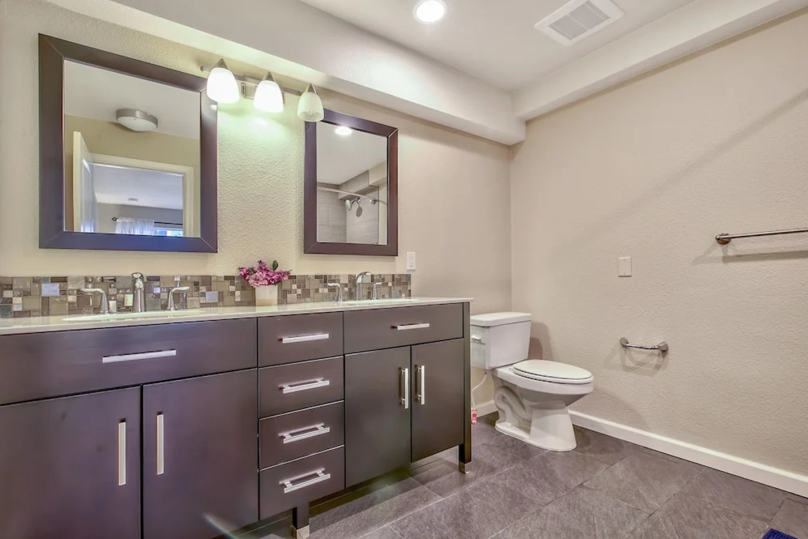 MV3: Lake View Ski Bear Lodge