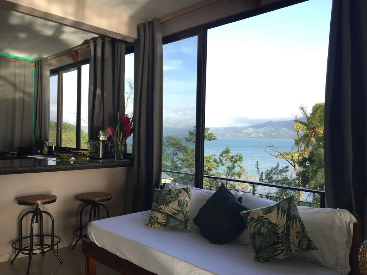 Bluebay Bugenvil Lake Lodge