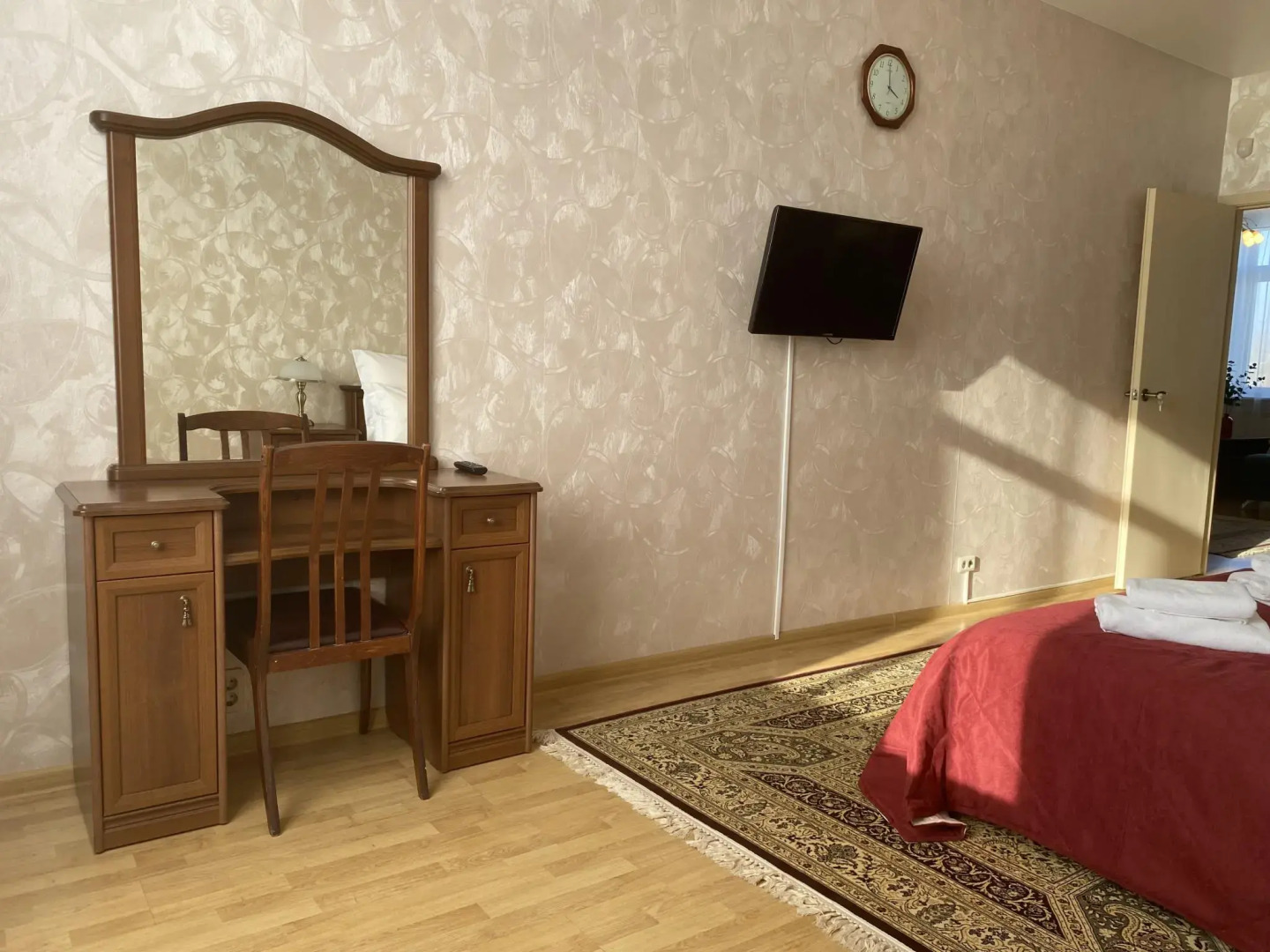 Гости на улице Ленина