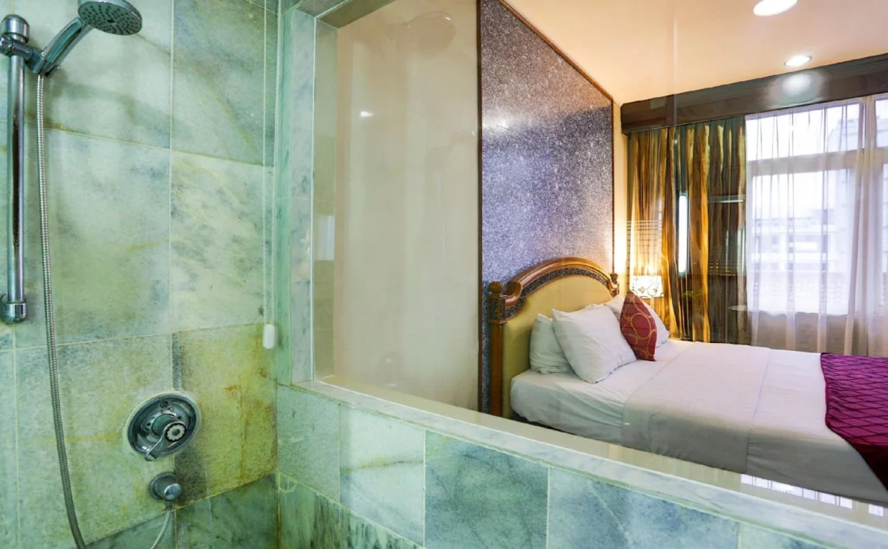 Johns Pardede International Hotel