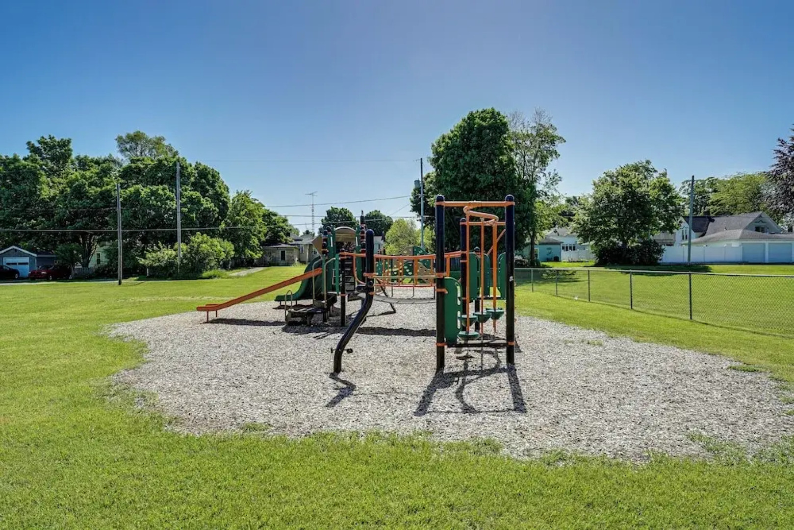 Ludington Home w/ 6 Bicycles < 1 Mi to Beach!