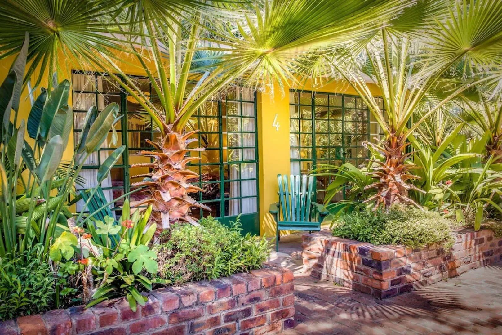 Jacana Gardens Guest Lodge