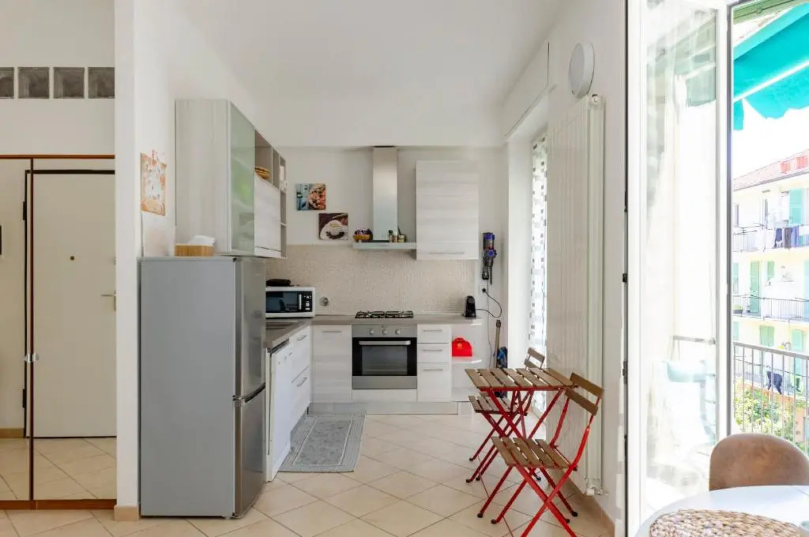 JOIVY Apt For 6, Near Centre, Beach And Train Station