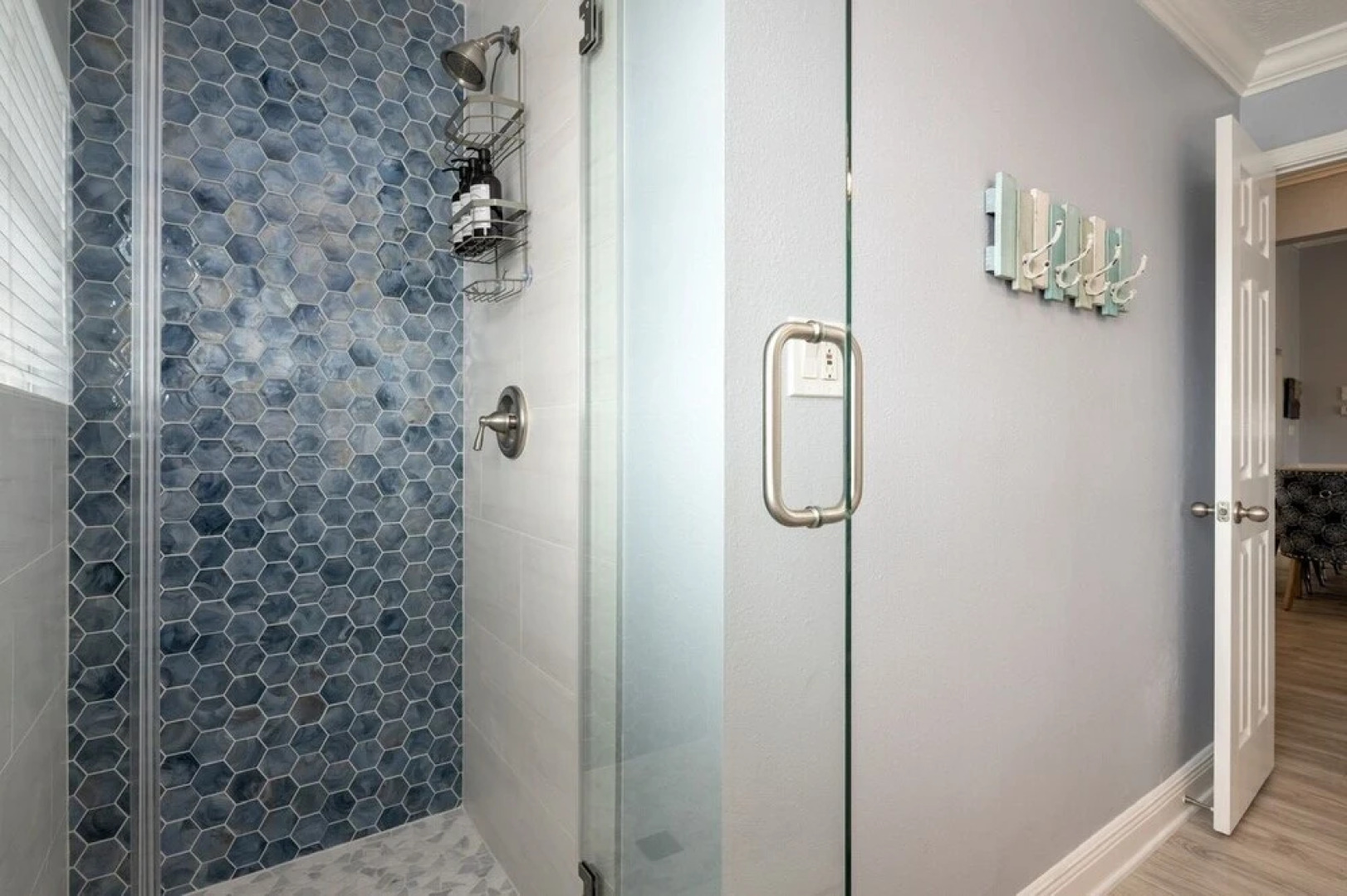 Bolivar Slam 3 Bedroom Home by RedAwning