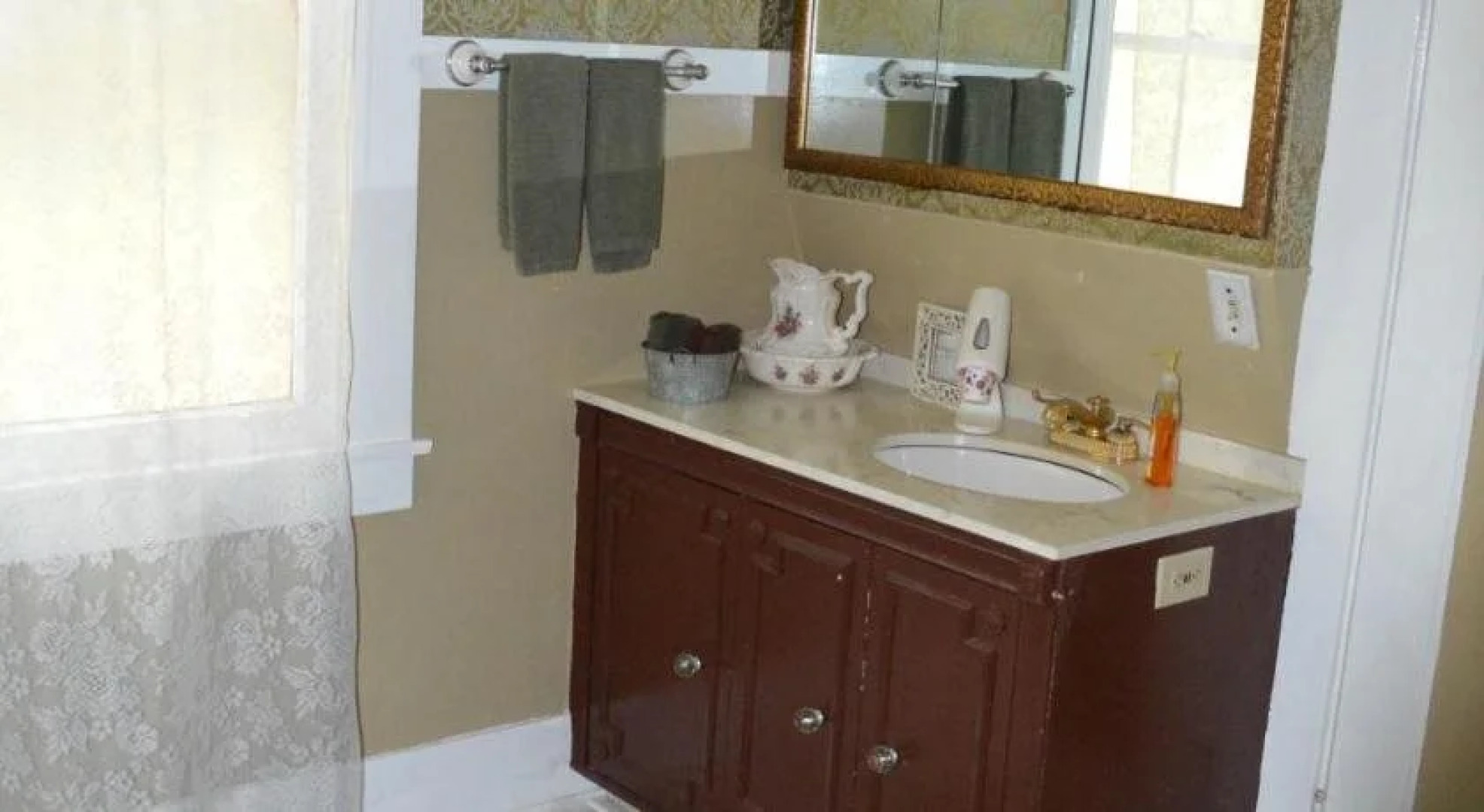 Glen Morey Country House B & B Inn