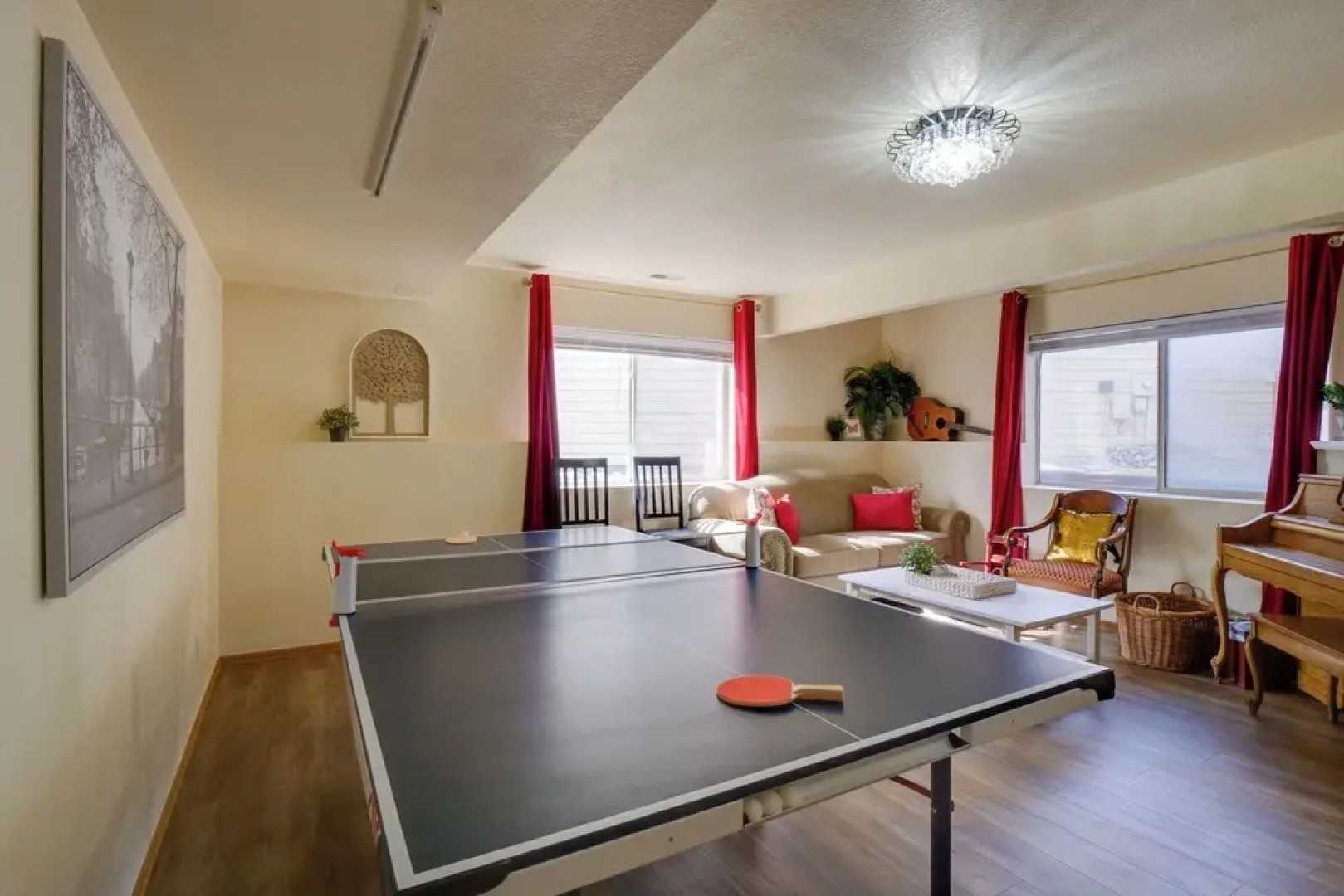 Homey Dog-friendly Retreat w/ Deck in Dtwn Frisco!