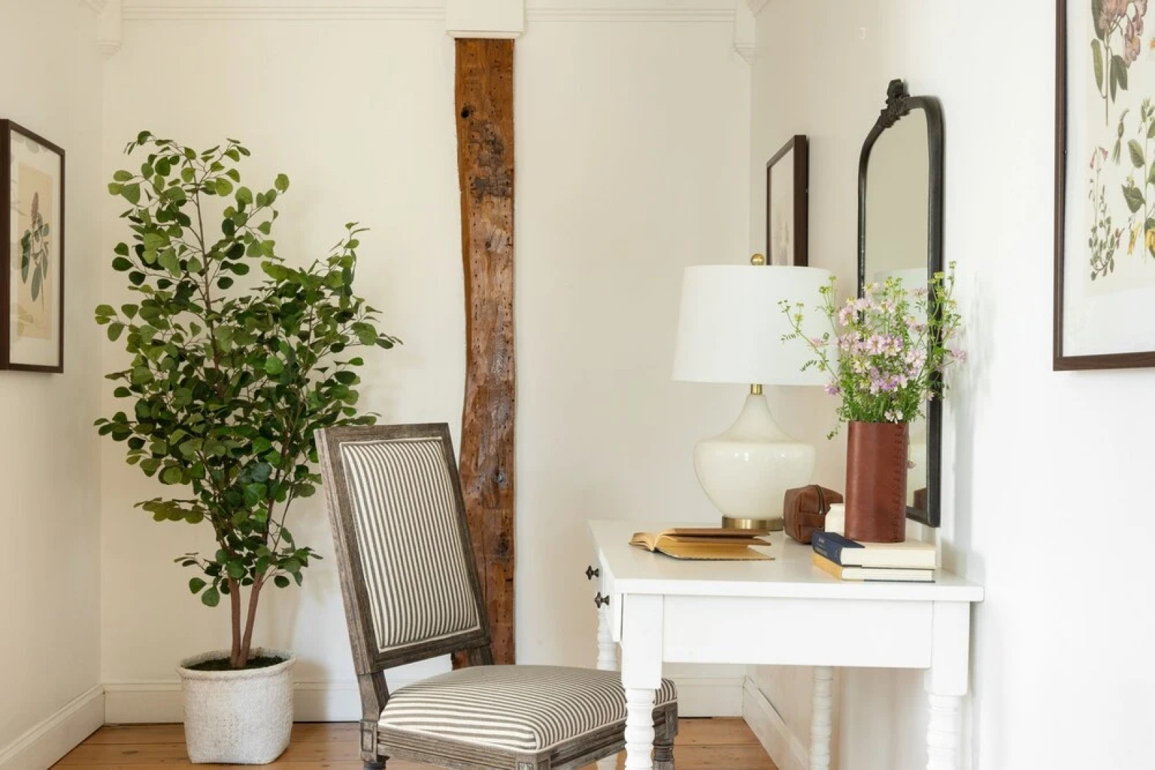 Daffodil by Avantstay Countryside Retreat in Historic Home w/ Large Backyard