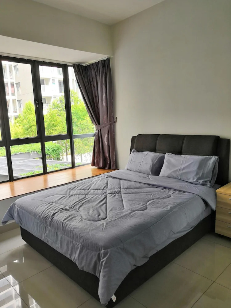 Univ 360 Cozy Apartment with Pool View