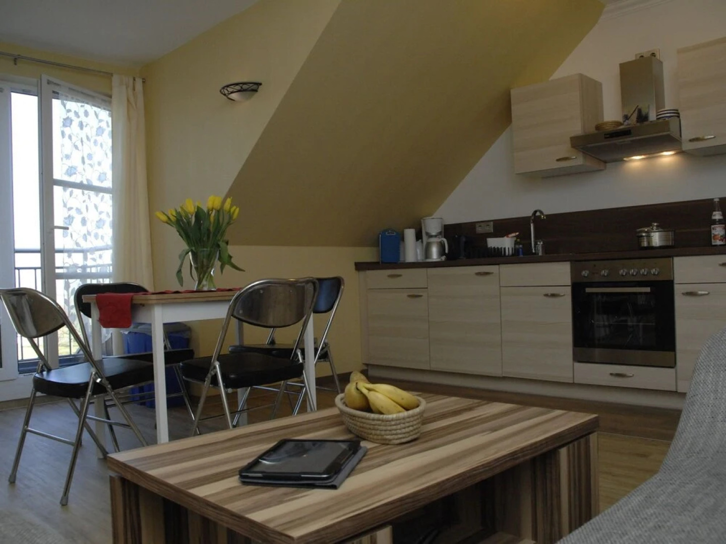 Beachside Apartment in Pepelow with Garden