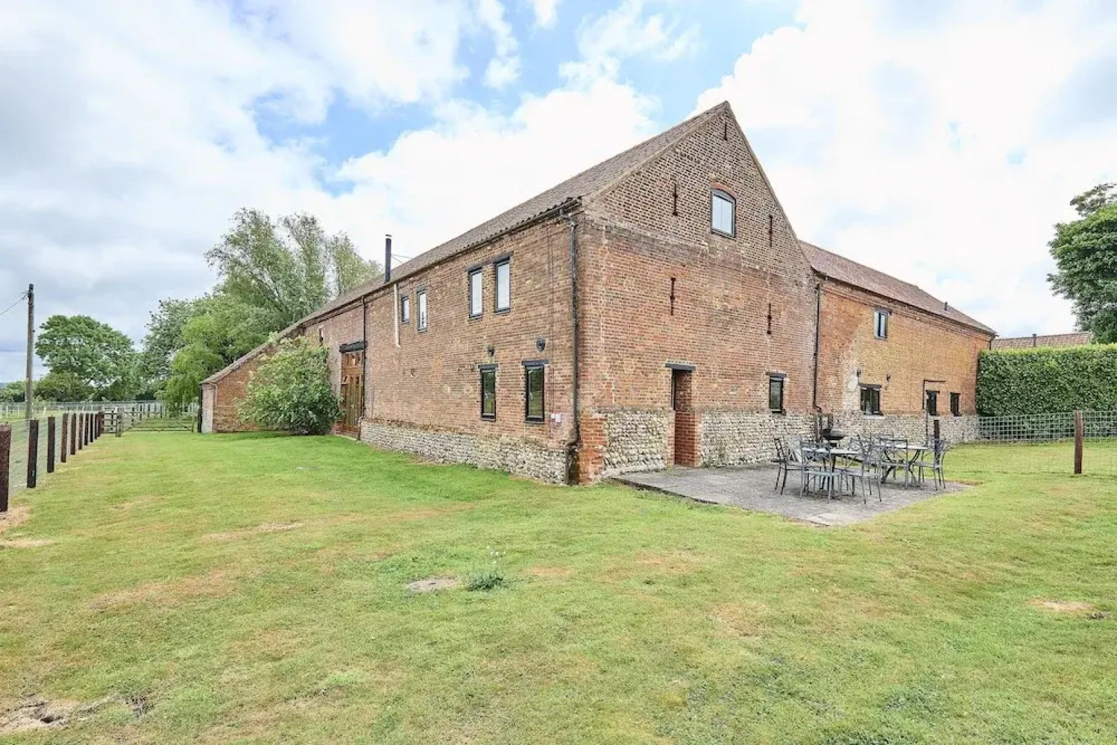 Host Stay Granary Barn