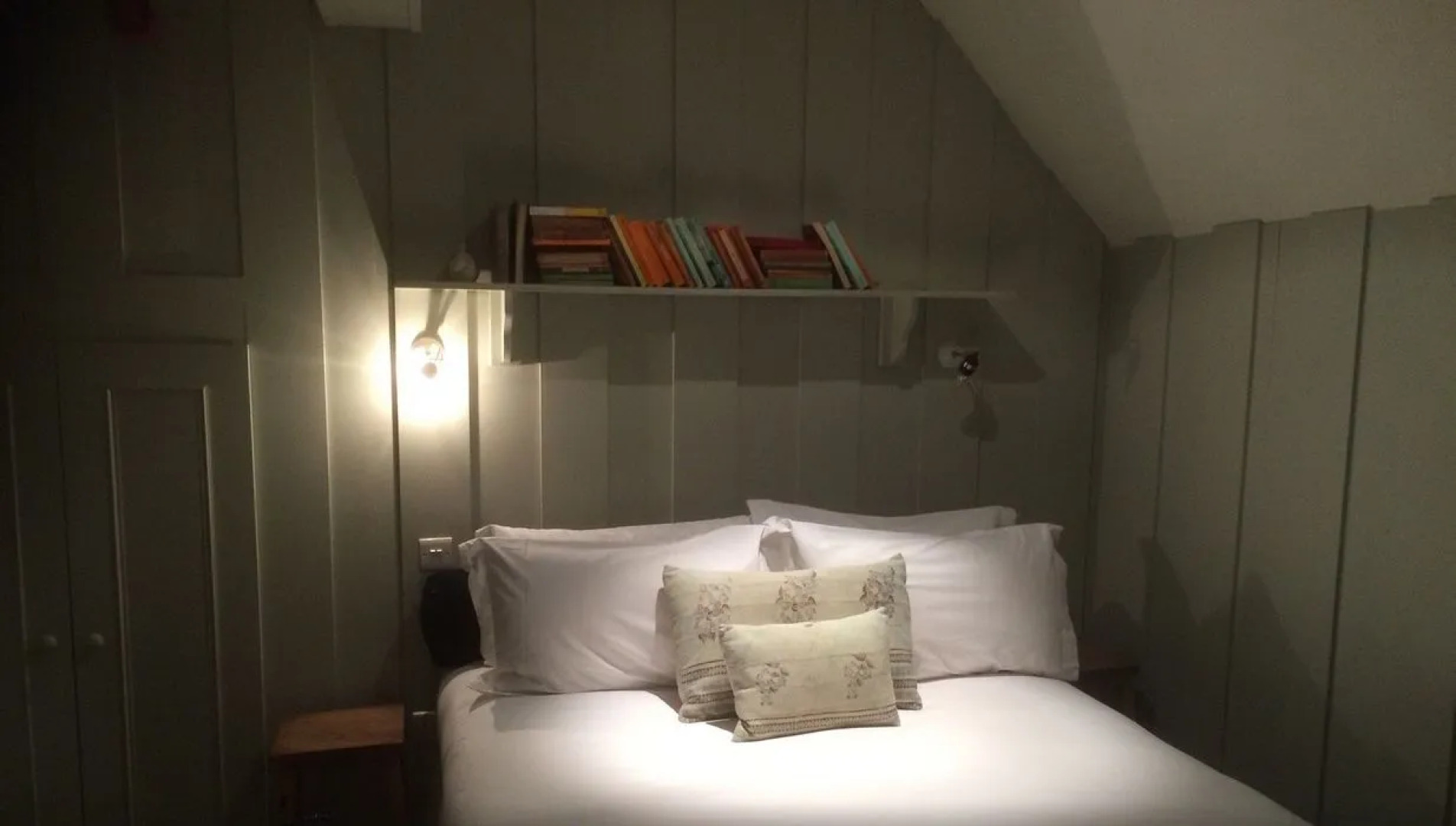 Bel & The Dragon Cookham