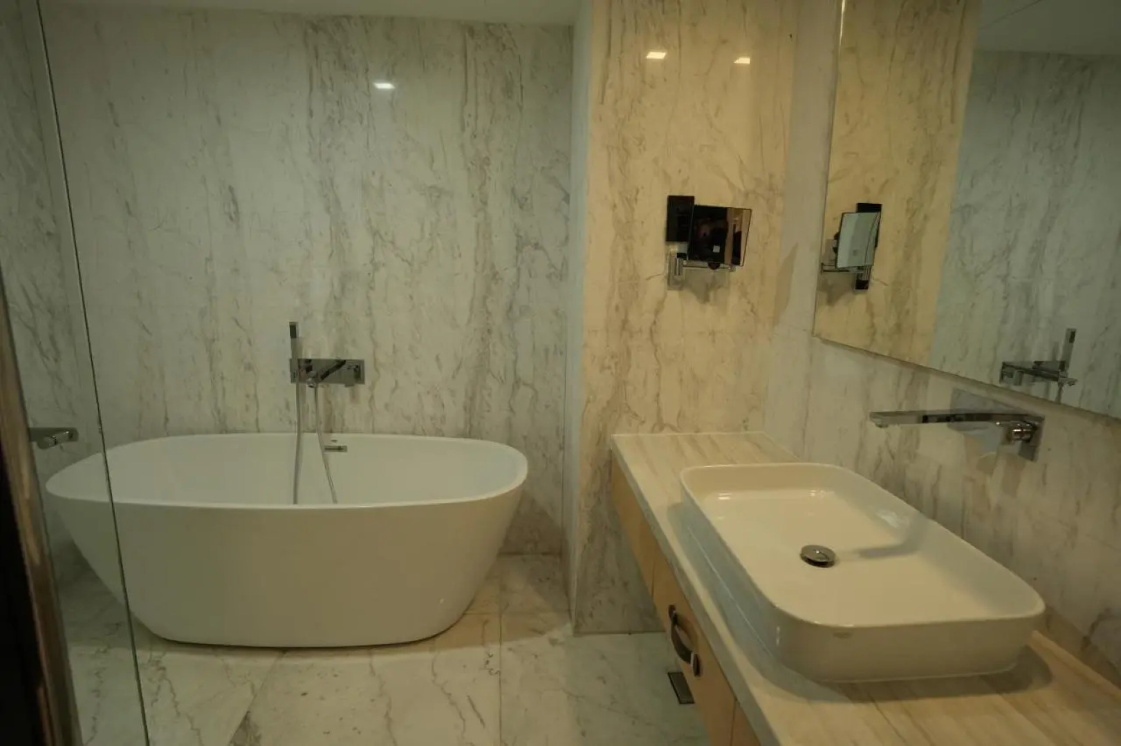 Alberni Hotel and Resort