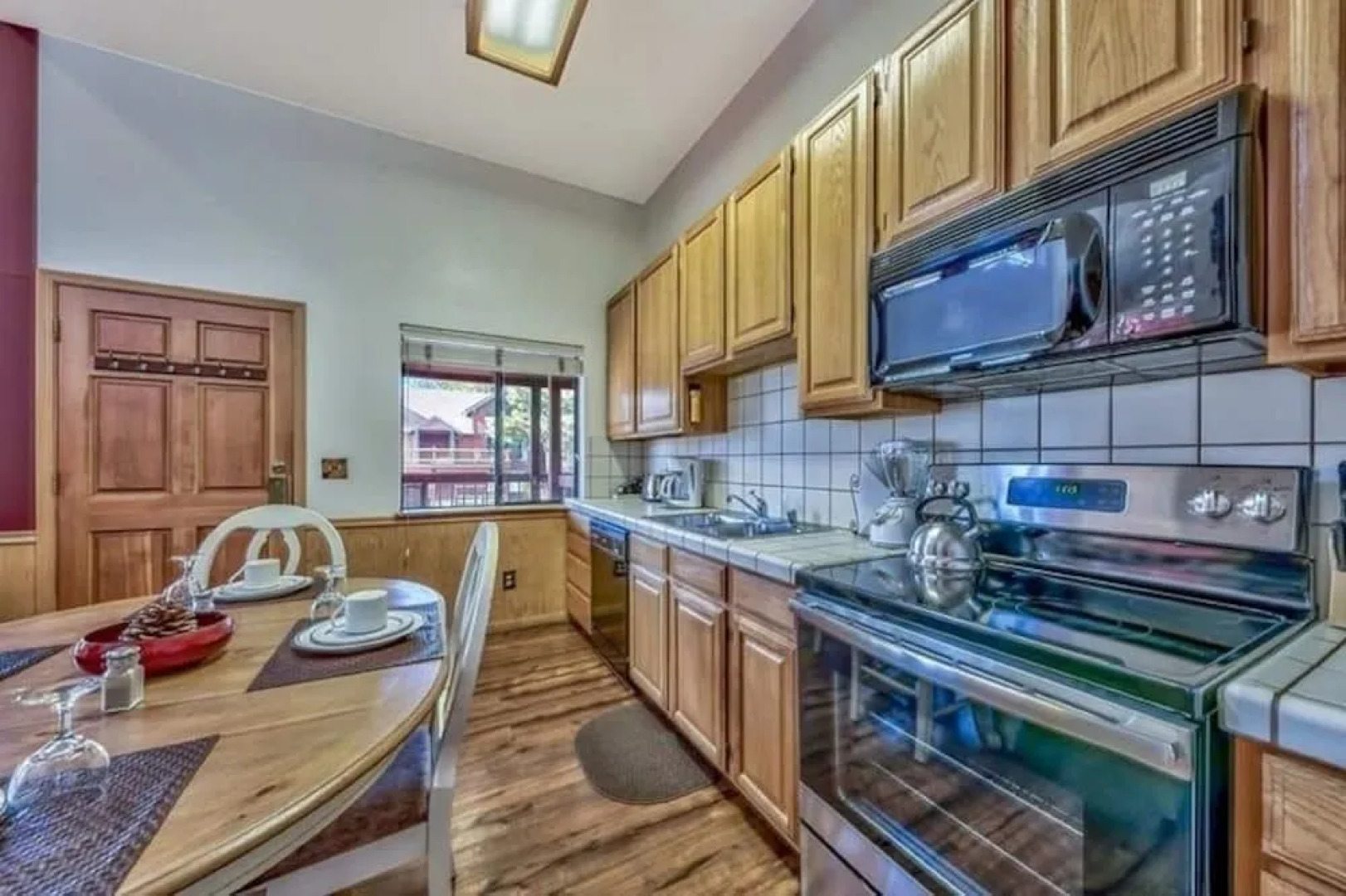 Edgelake Beach Club by Coolvacay