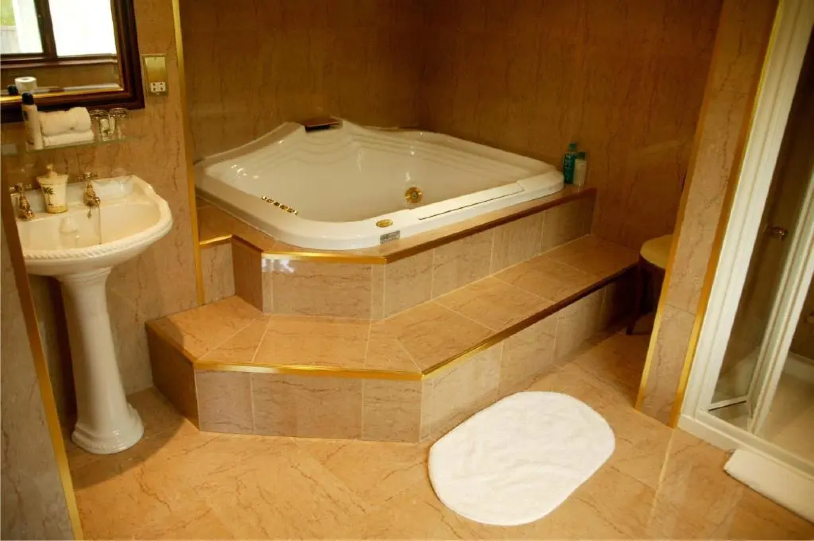 Hanora's Cottage Guesthouse and Restaurant